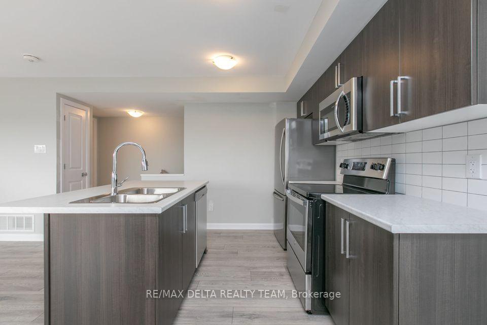Photo 3 of Unit Unit D, 701 Amberwing Private, Ottawa, Avalon West — HOMEH