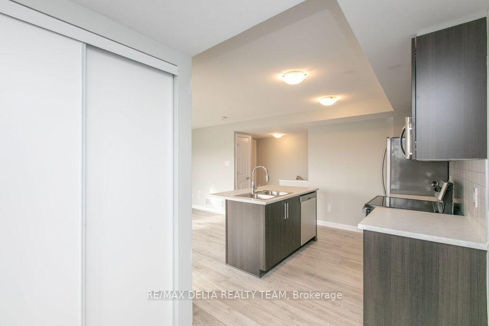 Photo 5 of Unit Unit D, 701 Amberwing Private, Ottawa, Avalon West — HOMEH