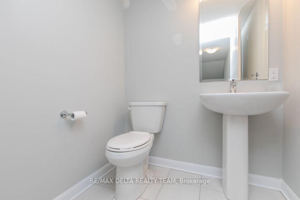 Photo 8 of Unit Unit D, 701 Amberwing Private, Ottawa, Avalon West — HOMEH