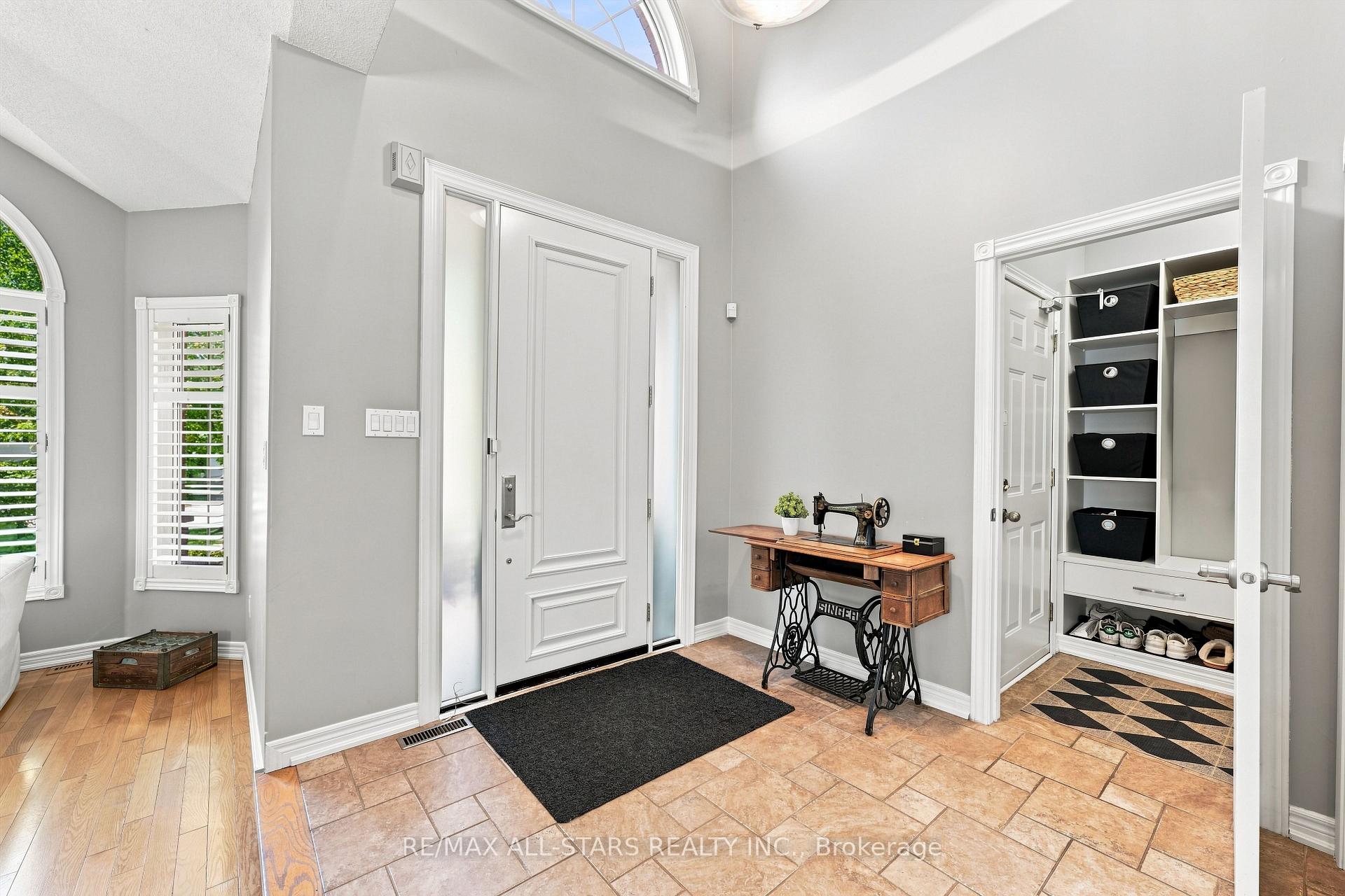 Photo 6 of 15 Ivygreen Road, Georgina, Historic Lakeshore Communities — HOMEH