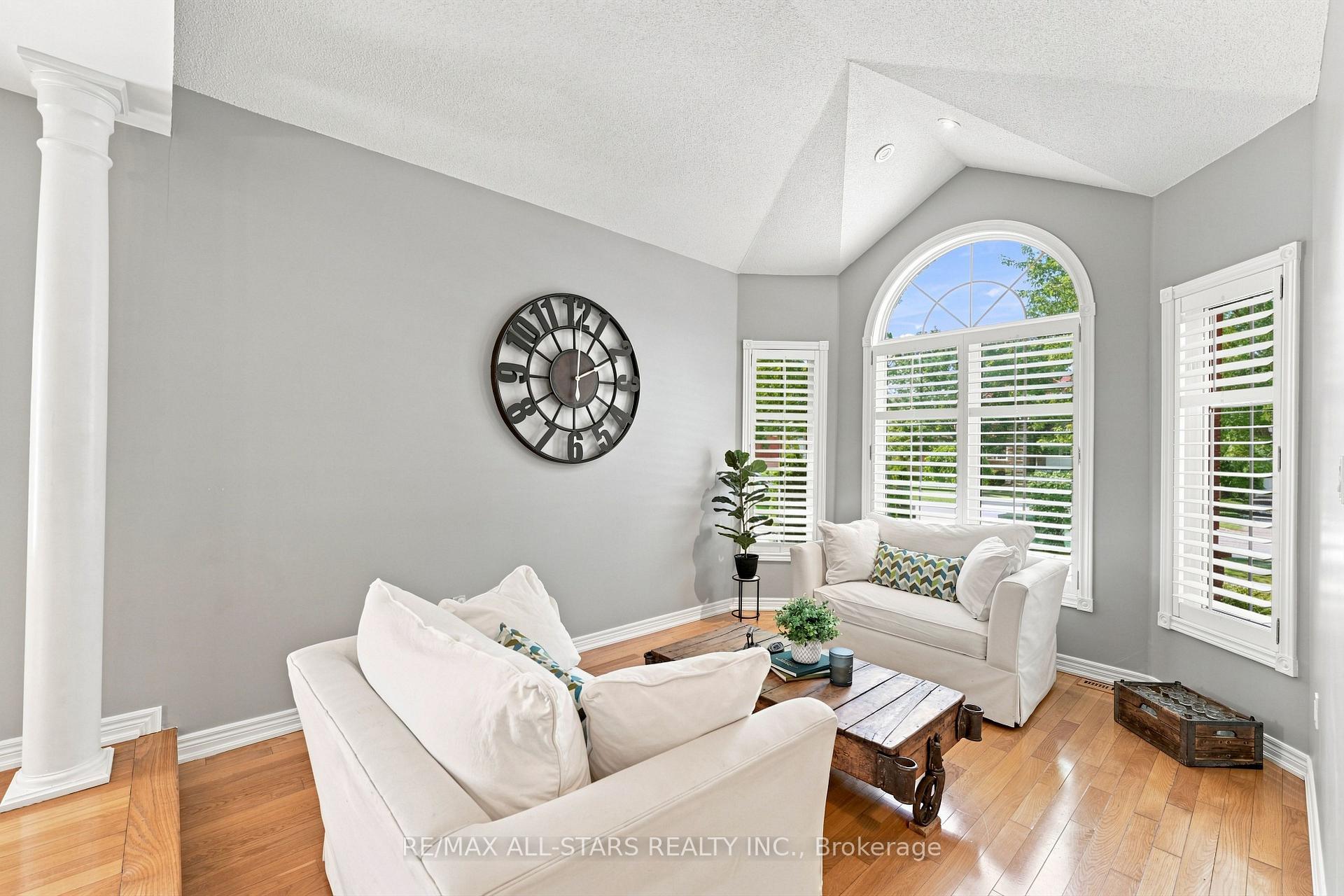 Photo 9 of 15 Ivygreen Road, Georgina, Historic Lakeshore Communities — HOMEH