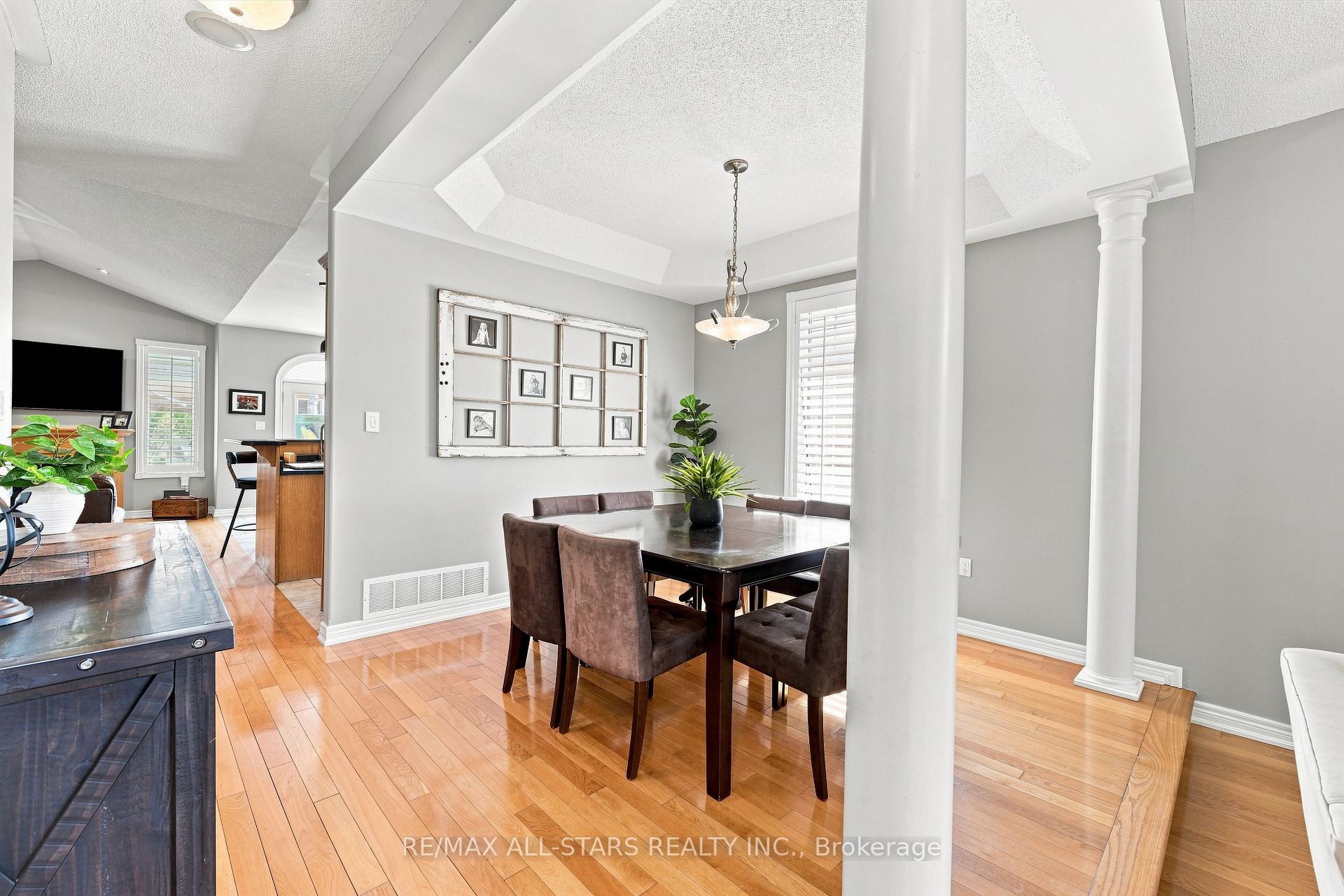 Photo 10 of 15 Ivygreen Road, Georgina, Historic Lakeshore Communities — HOMEH
