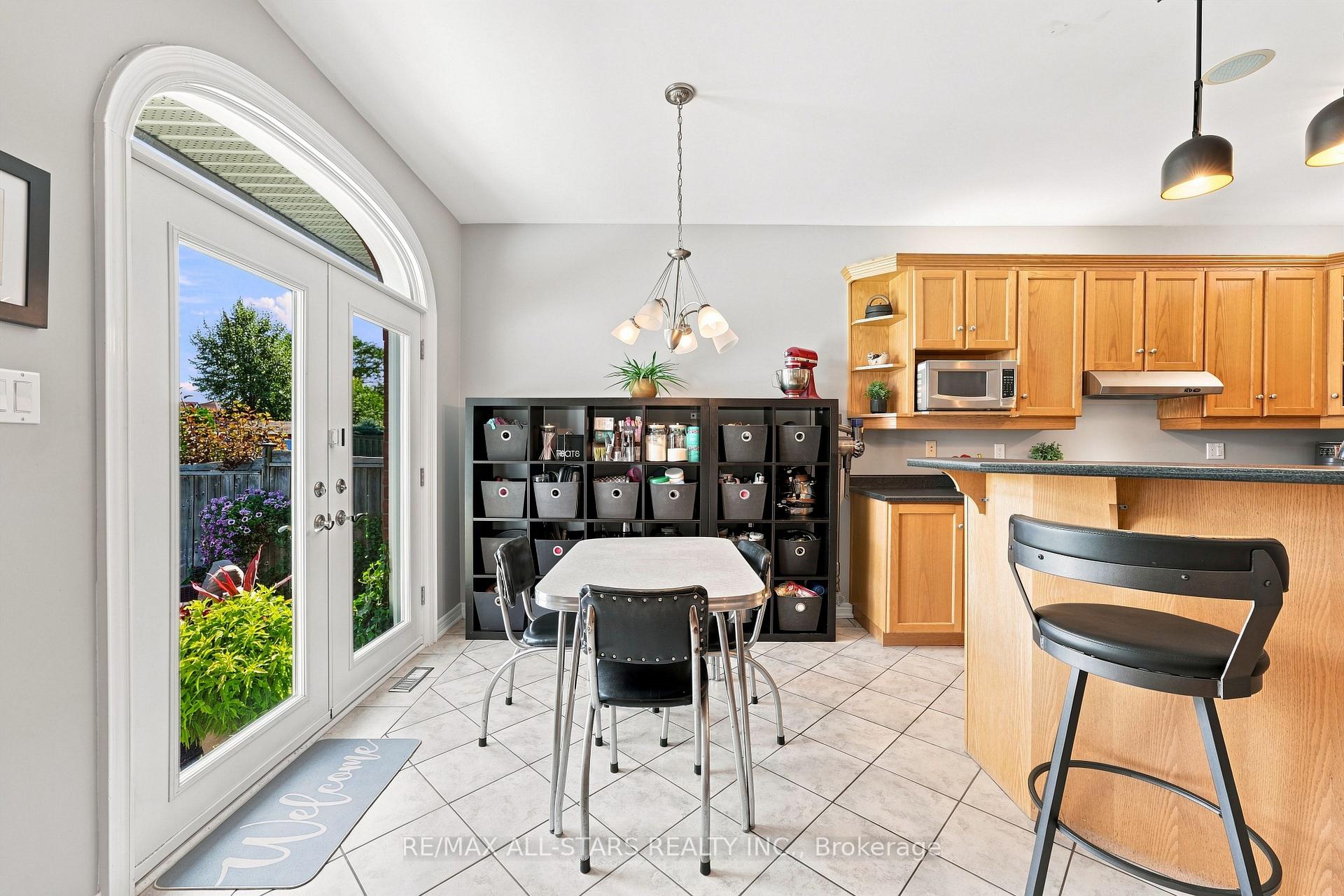 Photo 17 of 15 Ivygreen Road, Georgina, Historic Lakeshore Communities — HOMEH