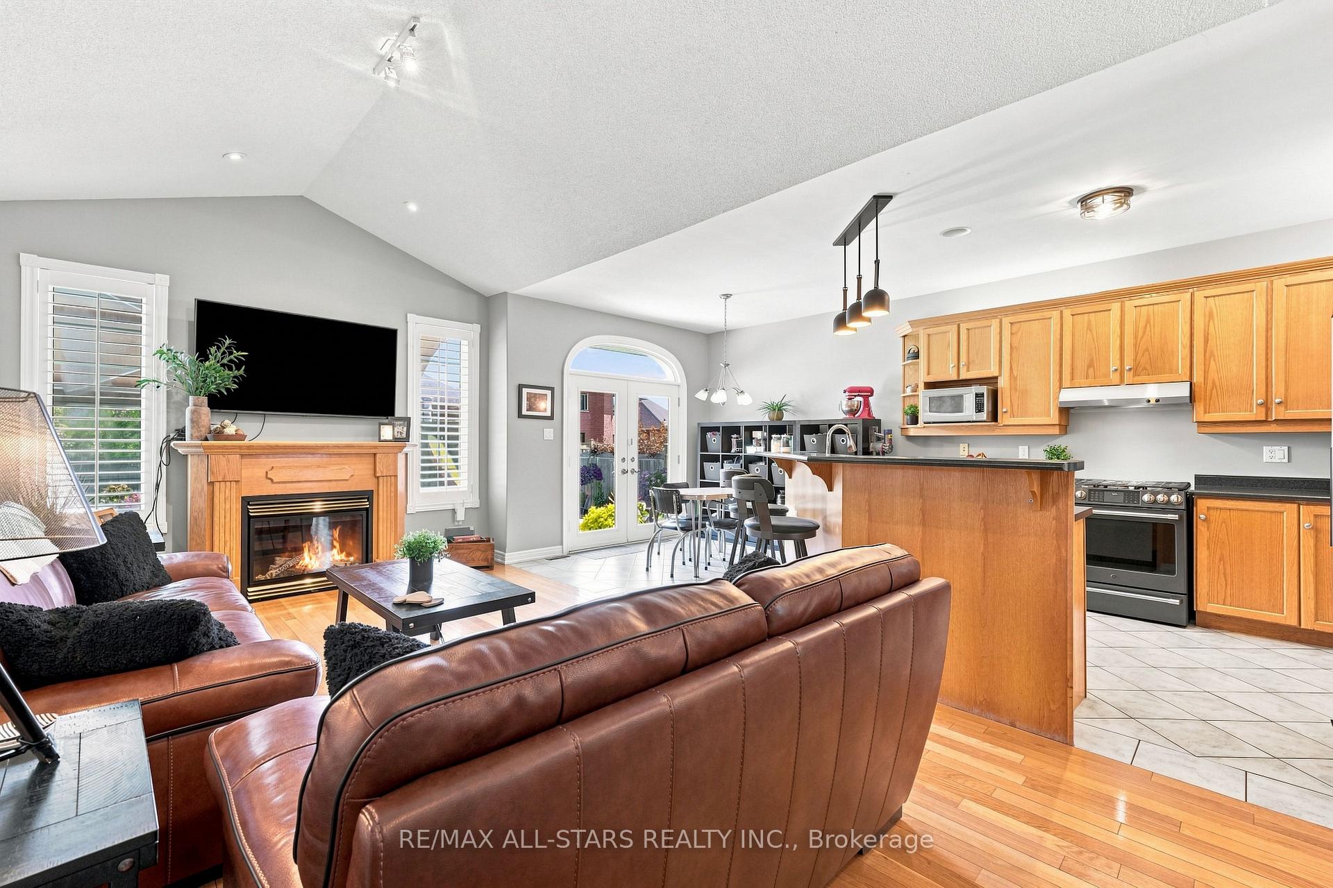Photo 19 of 15 Ivygreen Road, Georgina, Historic Lakeshore Communities — HOMEH