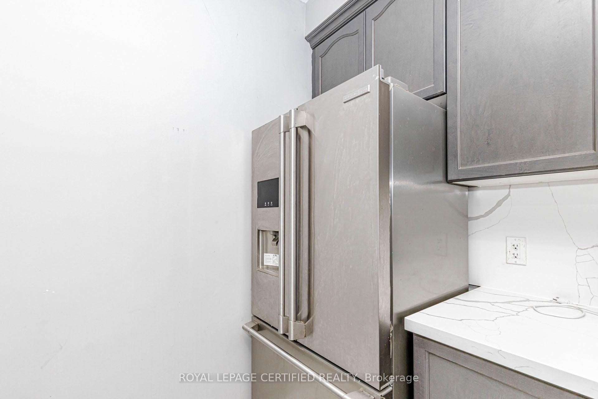 Photo 8 of 66 Hatton Court, Brampton, Credit Valley — HOMEH