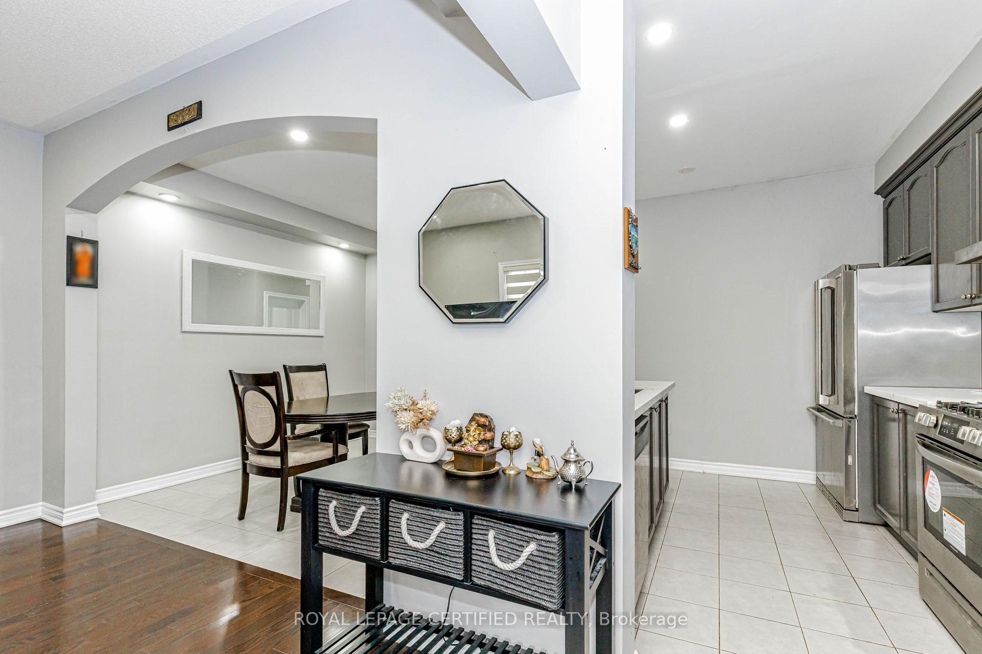 Photo 10 of 66 Hatton Court, Brampton, Credit Valley — HOMEH