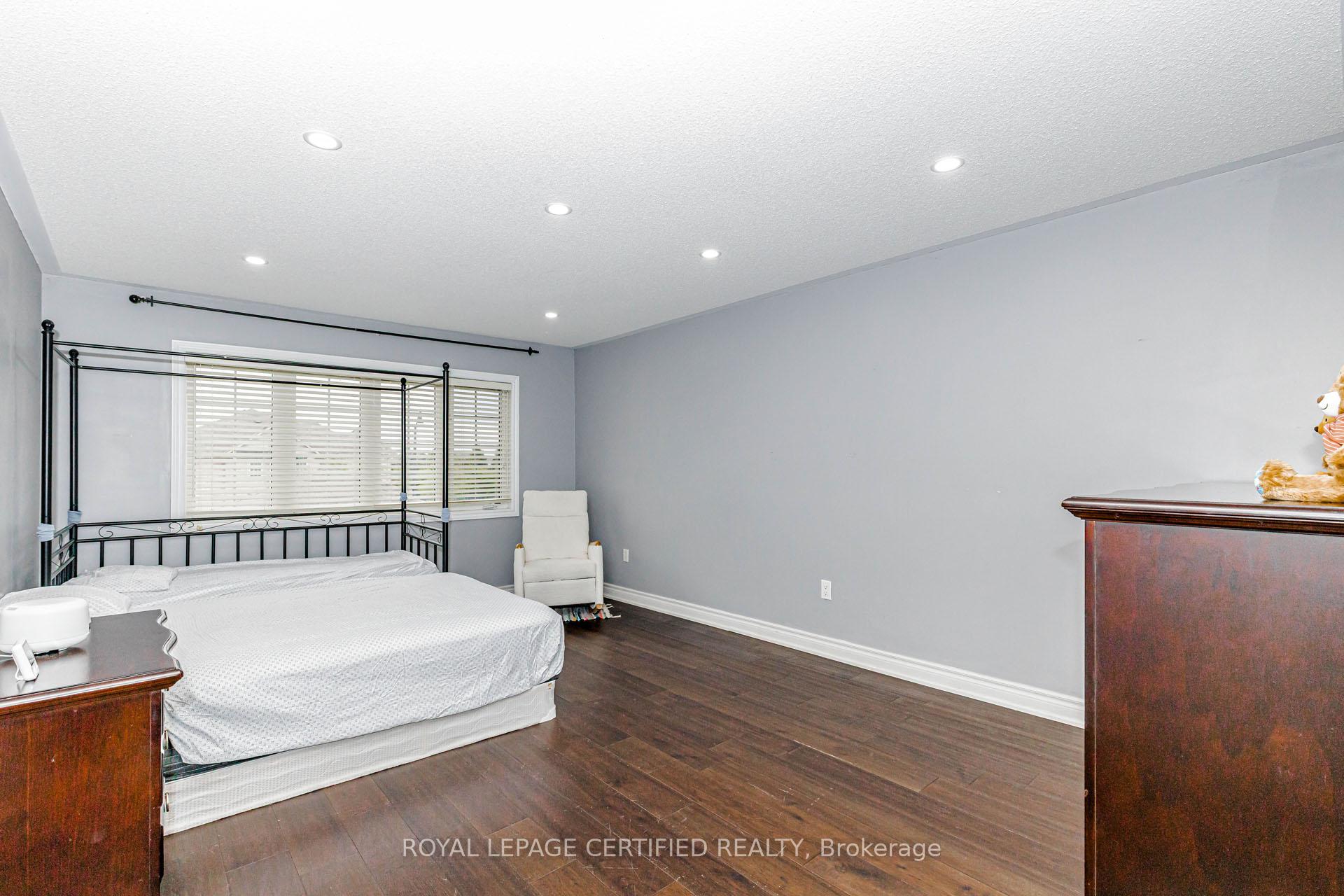 Photo 15 of 66 Hatton Court, Brampton, Credit Valley — HOMEH