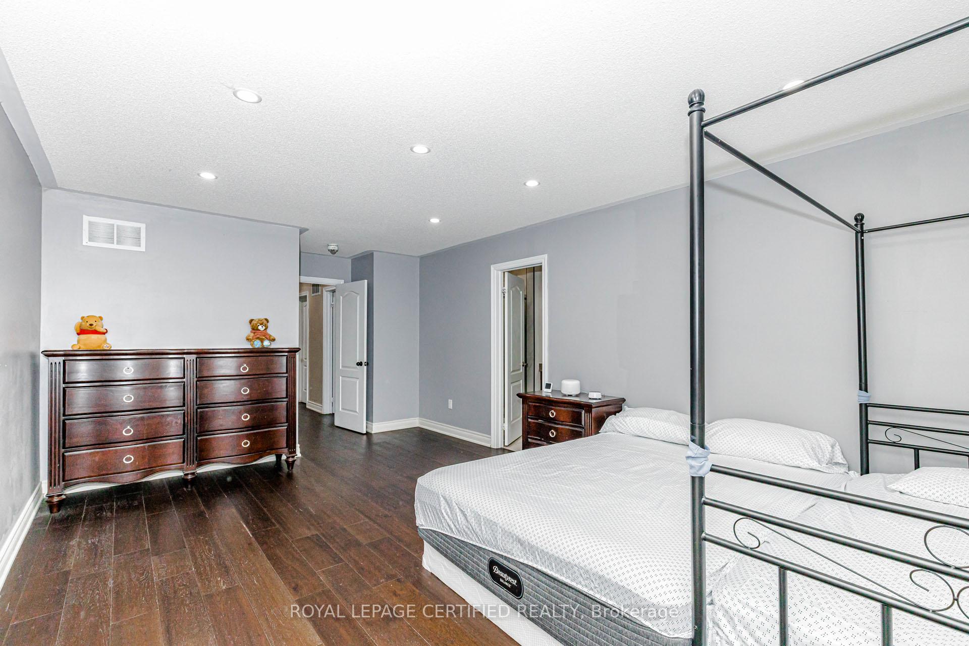 Photo 16 of 66 Hatton Court, Brampton, Credit Valley — HOMEH
