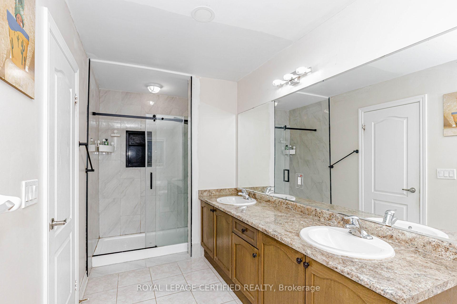 Photo 17 of 66 Hatton Court, Brampton, Credit Valley — HOMEH