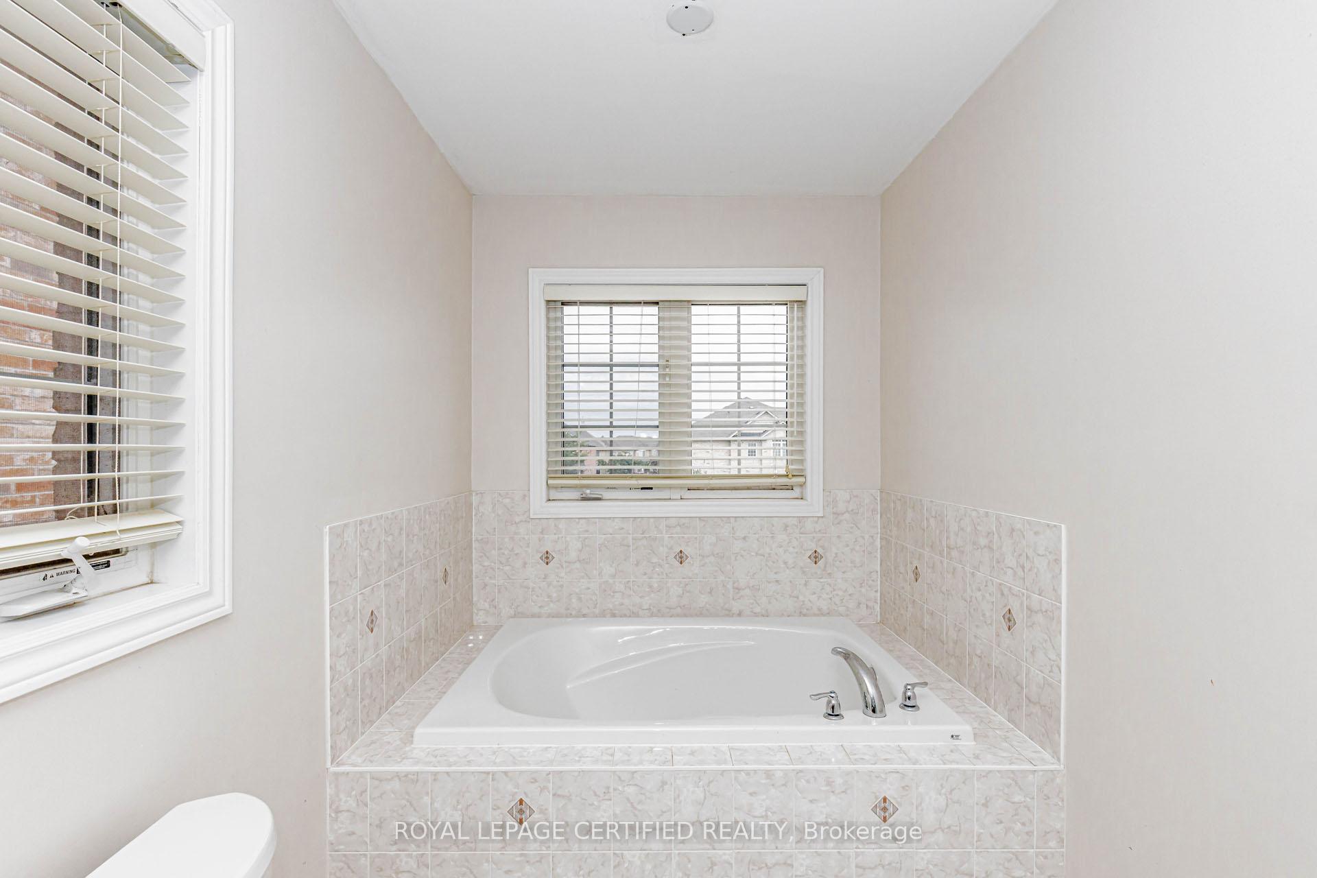 Photo 19 of 66 Hatton Court, Brampton, Credit Valley — HOMEH