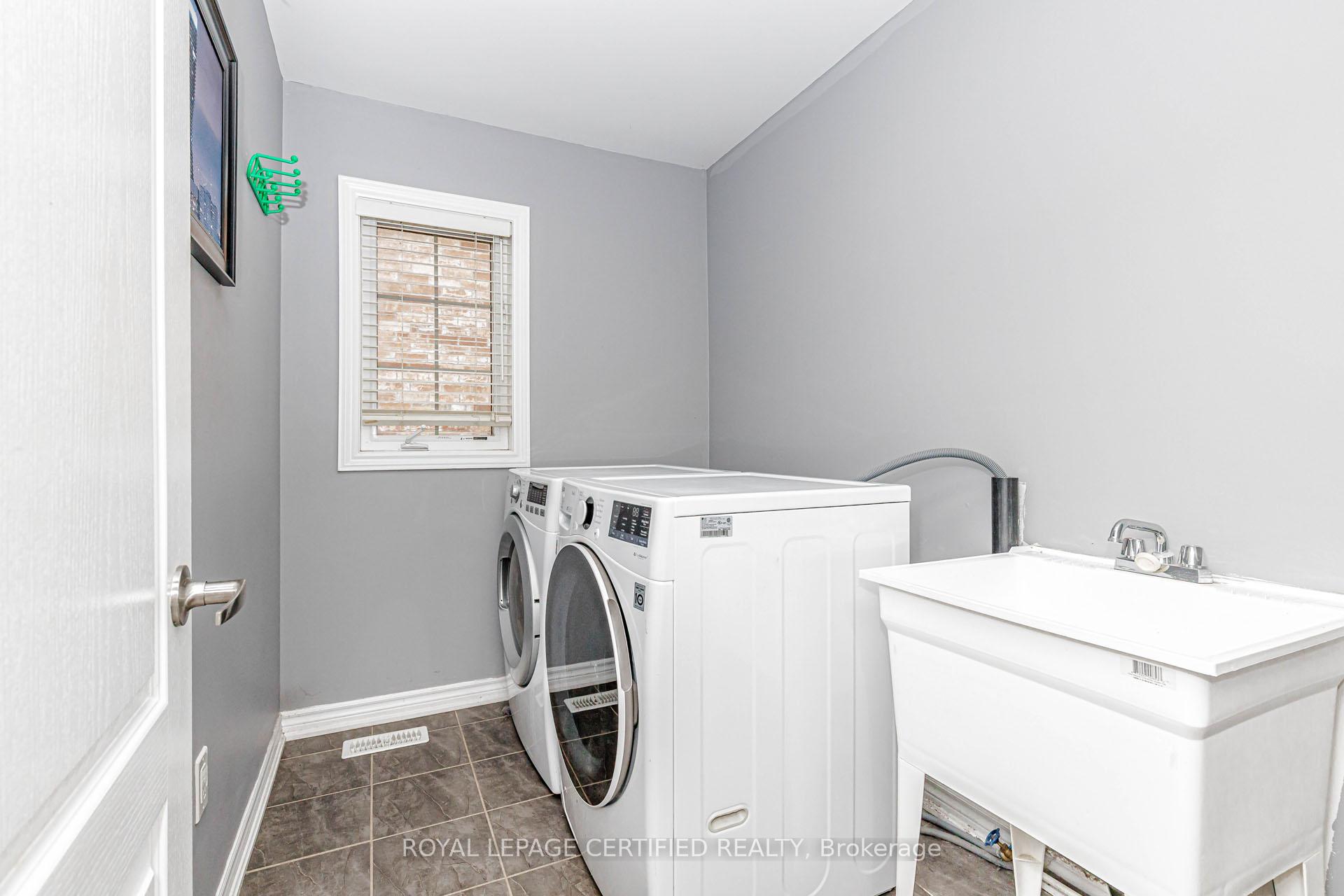Photo 23 of 66 Hatton Court, Brampton, Credit Valley — HOMEH