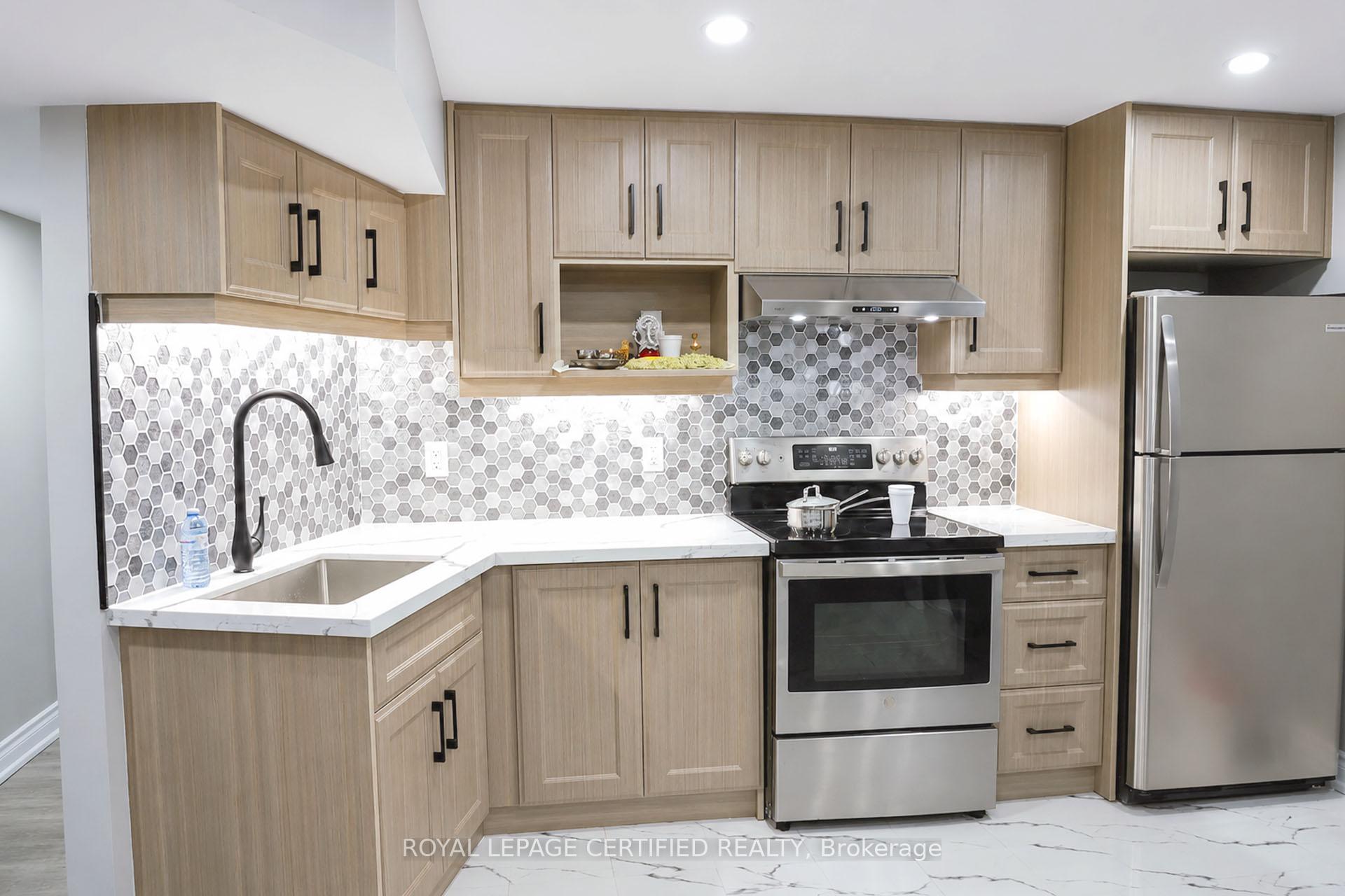Photo 24 of 66 Hatton Court, Brampton, Credit Valley — HOMEH