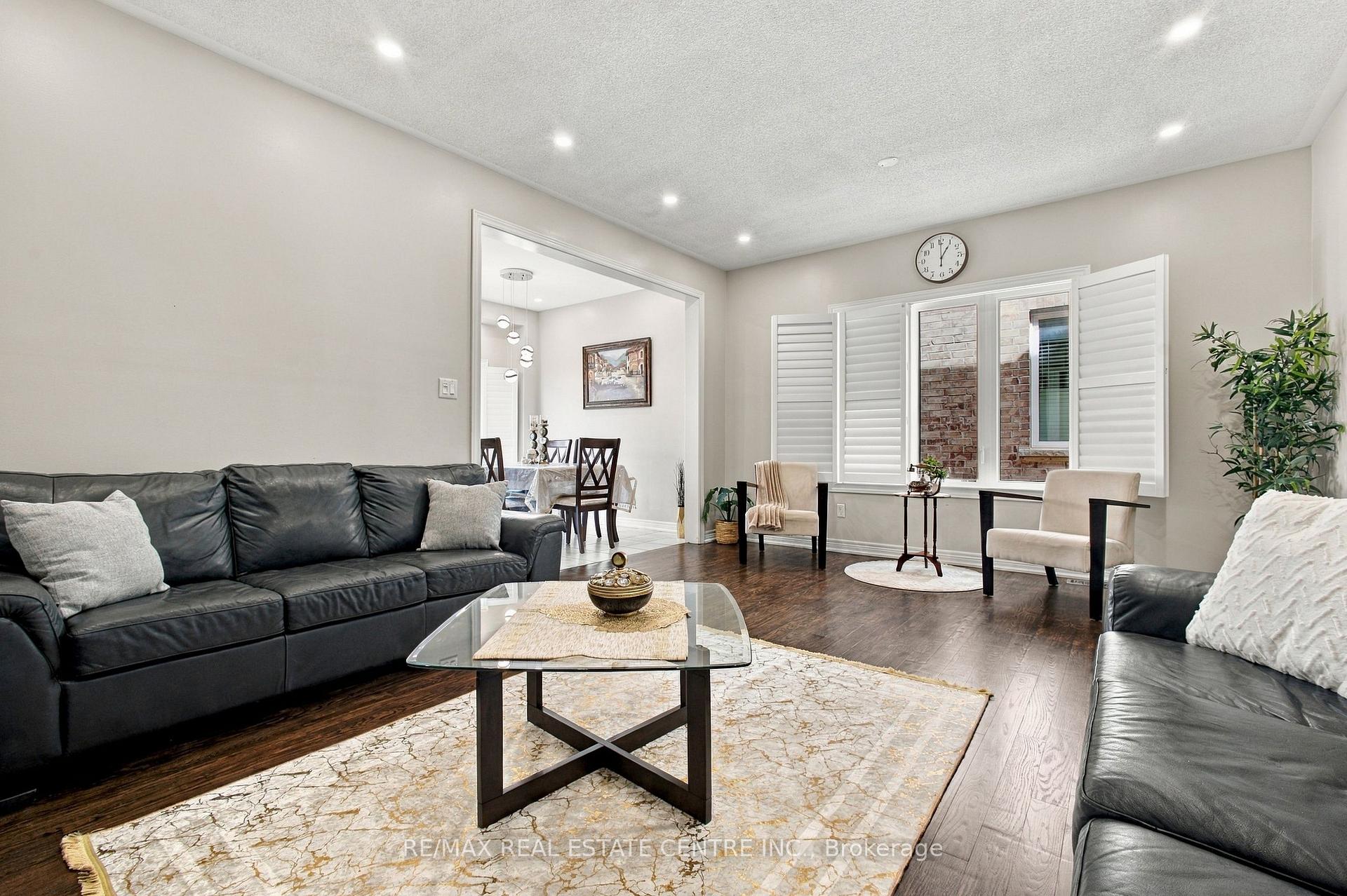Photo 11 of 28 Banbridge Crescent, Brampton, Credit Valley — HOMEH