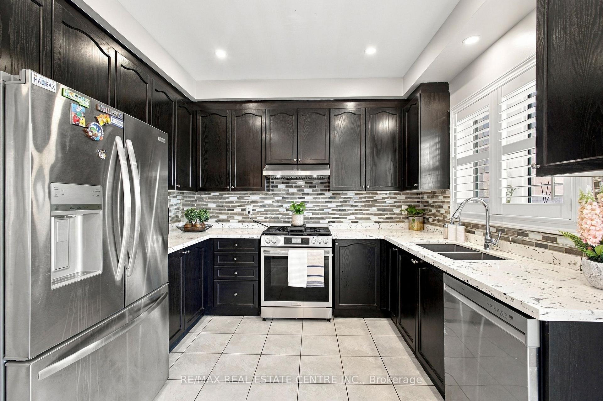 Photo 15 of 28 Banbridge Crescent, Brampton, Credit Valley — HOMEH
