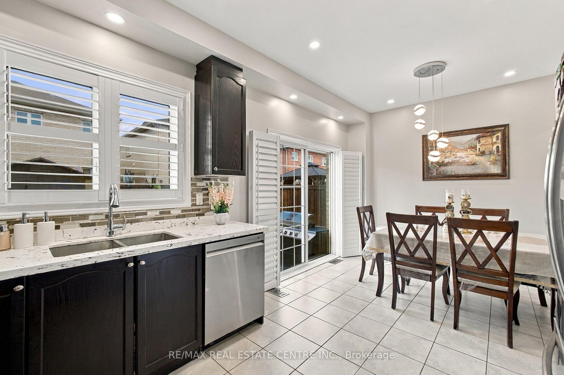Photo 16 of 28 Banbridge Crescent, Brampton, Credit Valley — HOMEH
