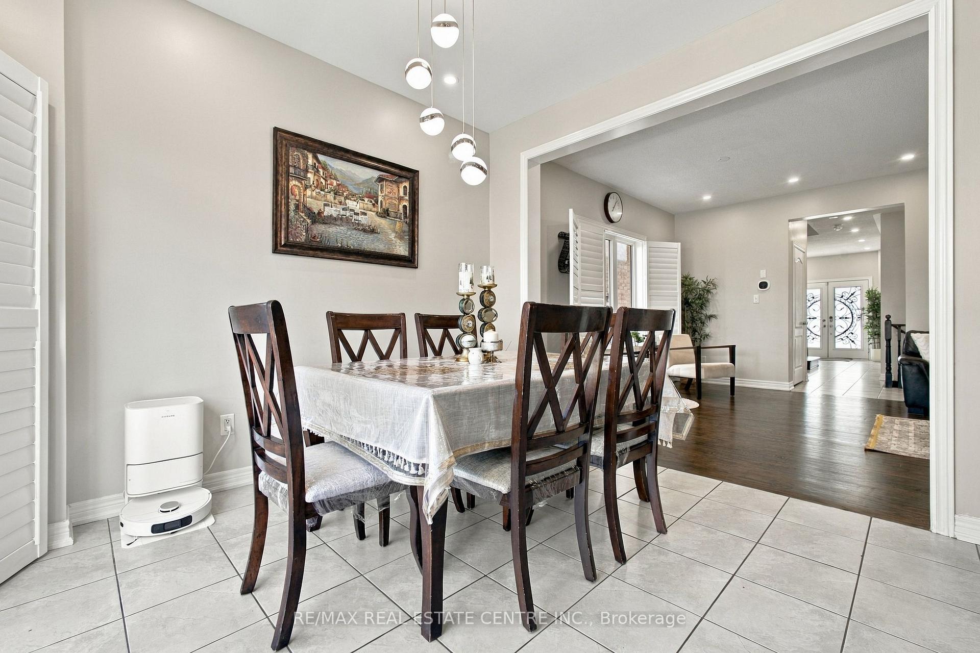 Photo 18 of 28 Banbridge Crescent, Brampton, Credit Valley — HOMEH