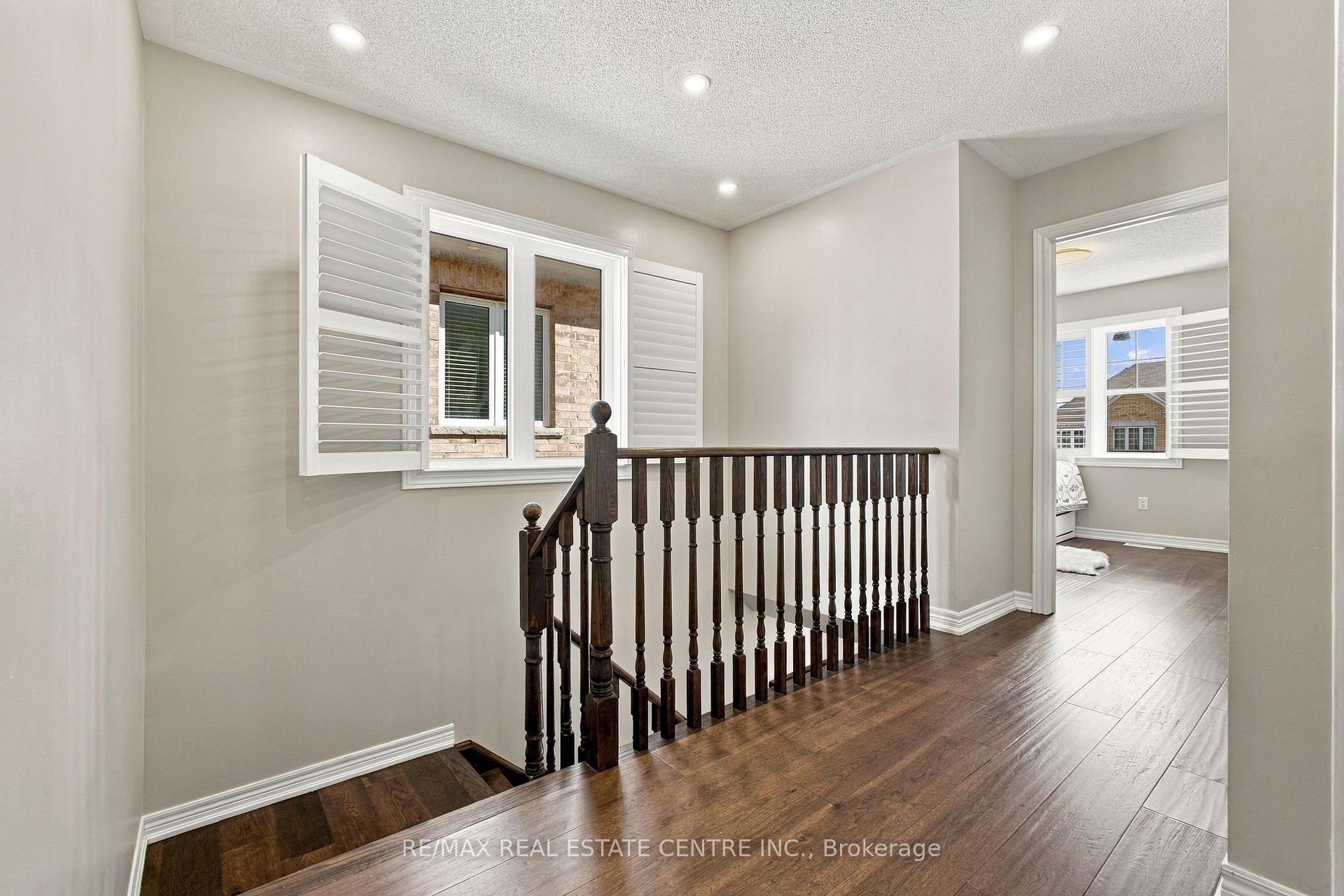 Photo 21 of 28 Banbridge Crescent, Brampton, Credit Valley — HOMEH