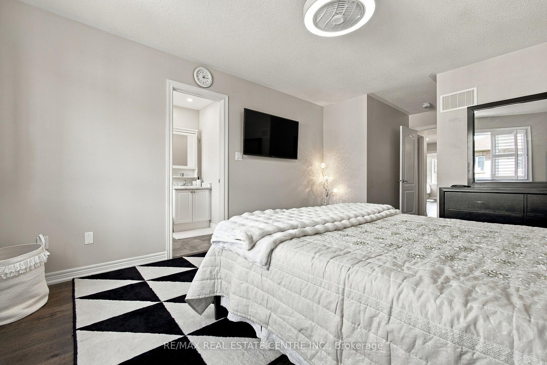 Photo 24 of 28 Banbridge Crescent, Brampton, Credit Valley — HOMEH