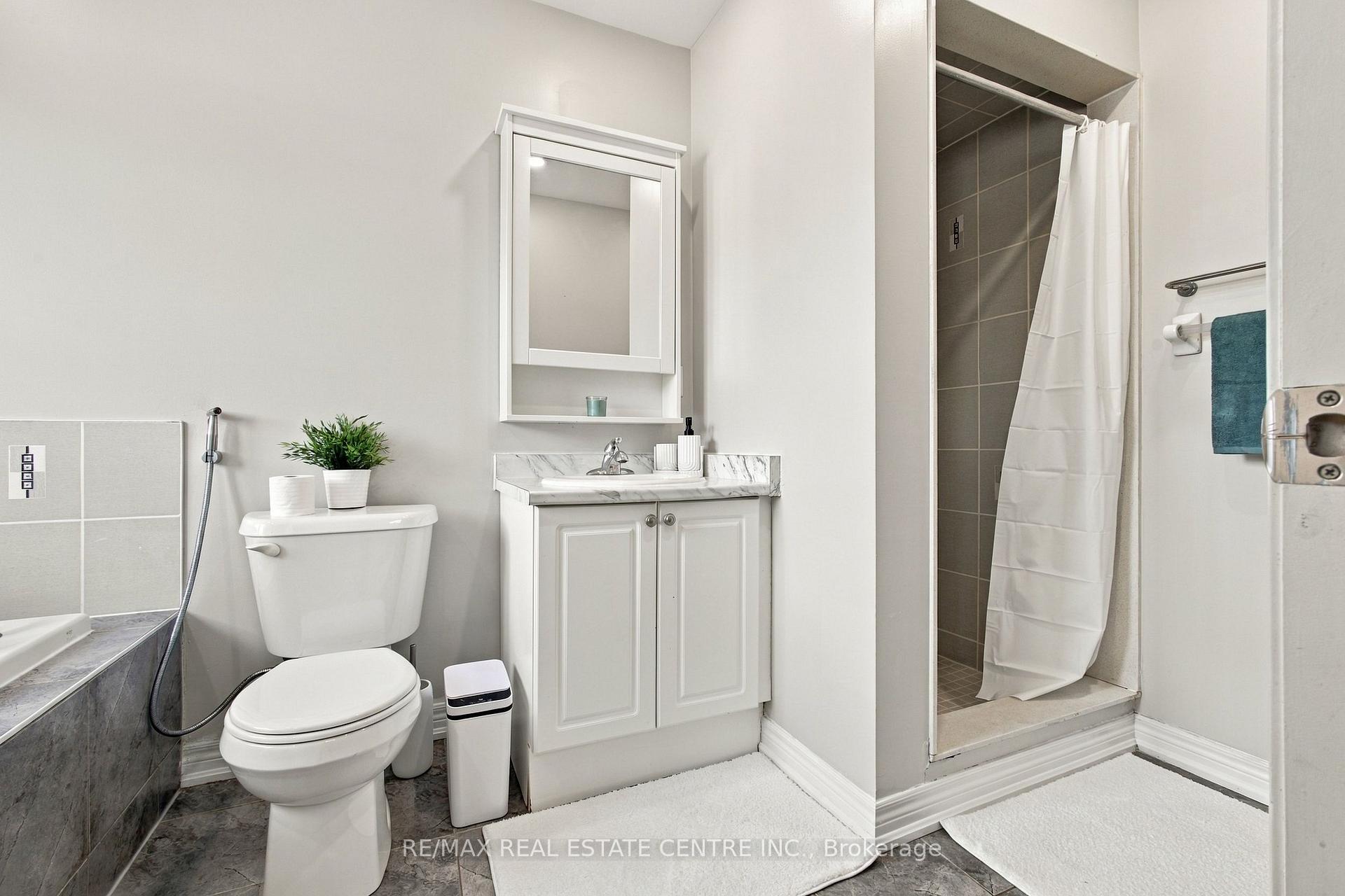 Photo 25 of 28 Banbridge Crescent, Brampton, Credit Valley — HOMEH