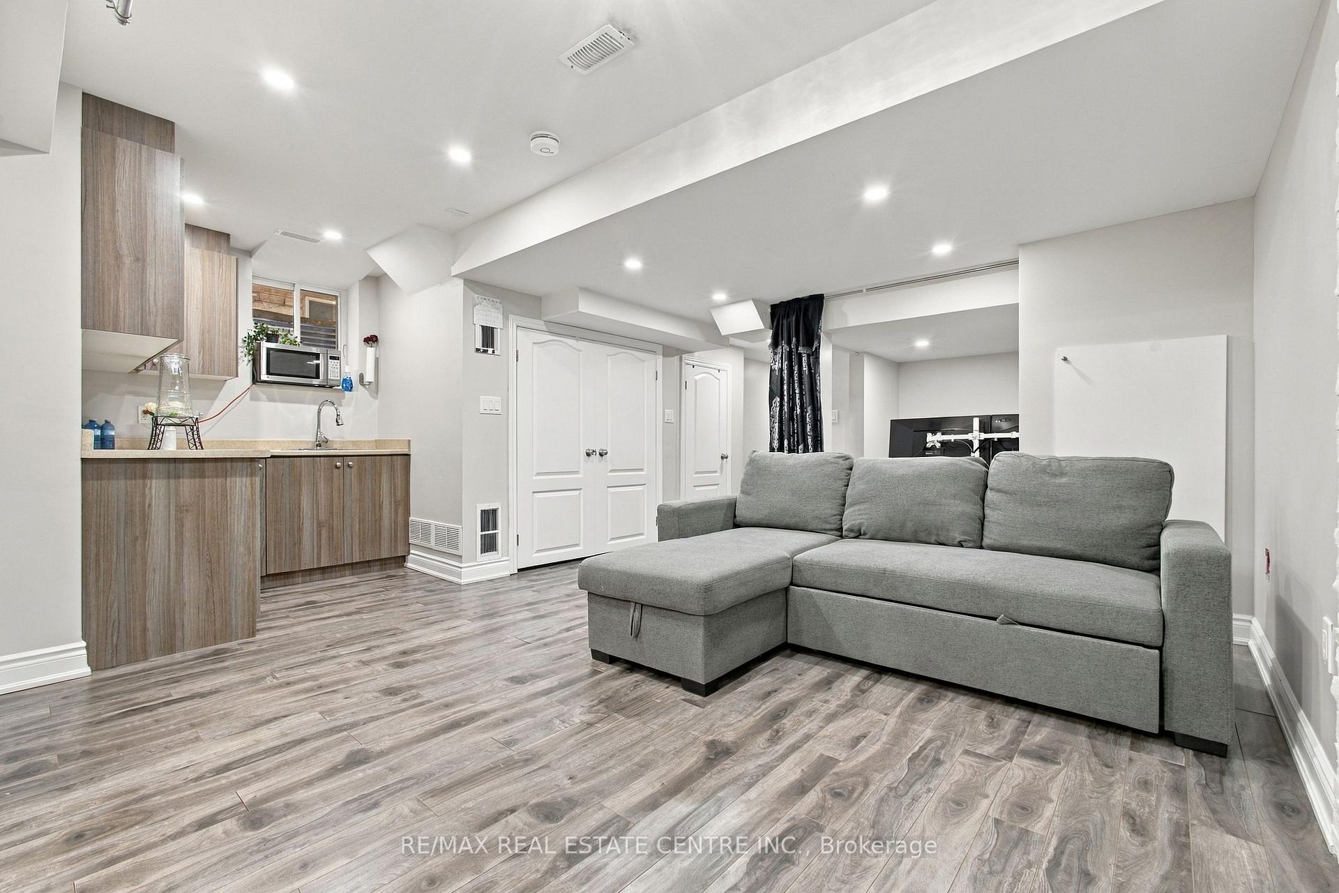 Photo 34 of 28 Banbridge Crescent, Brampton, Credit Valley — HOMEH