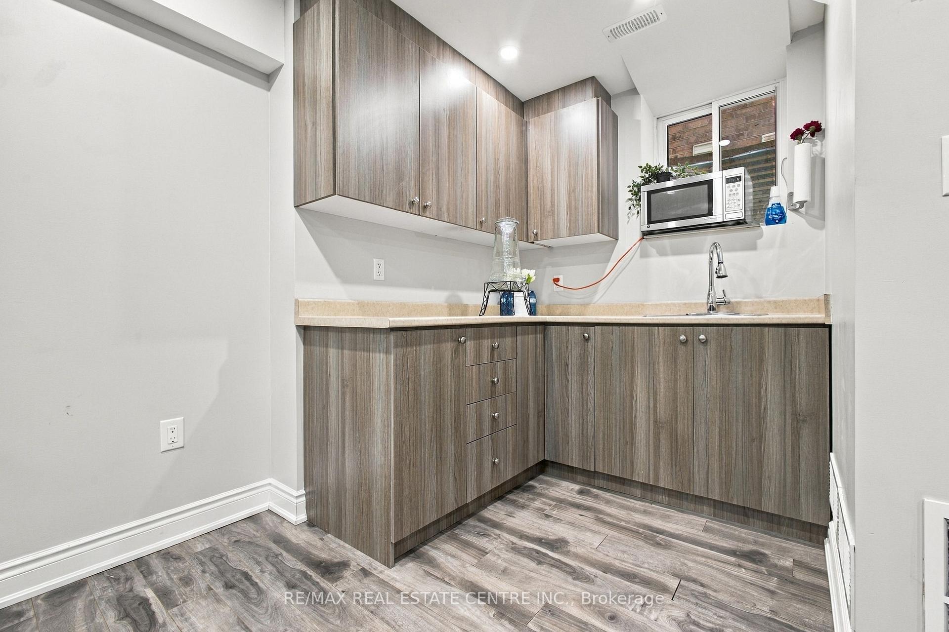 Photo 36 of 28 Banbridge Crescent, Brampton, Credit Valley — HOMEH