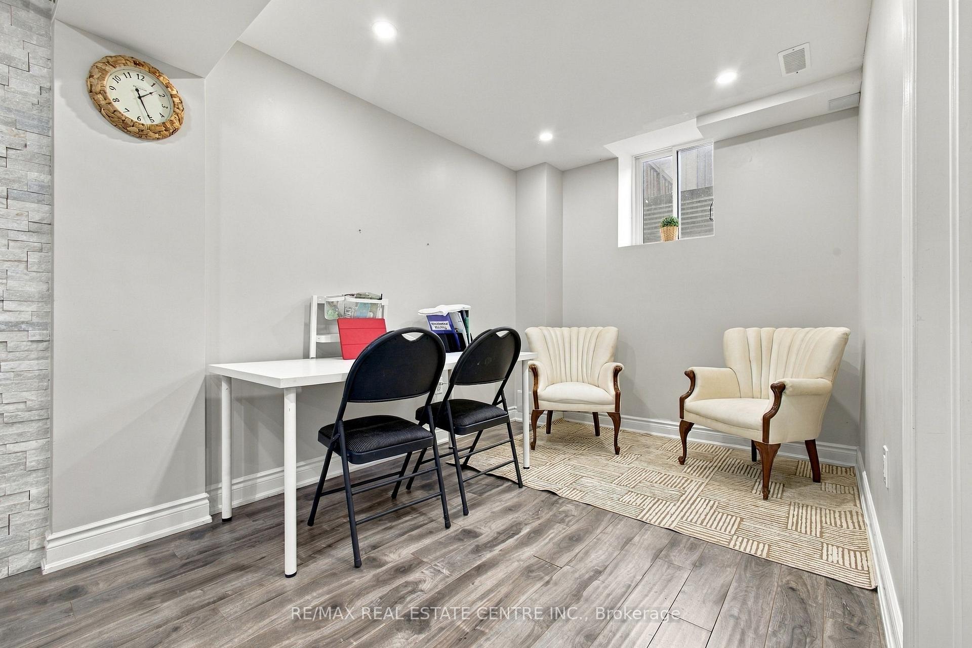 Photo 37 of 28 Banbridge Crescent, Brampton, Credit Valley — HOMEH