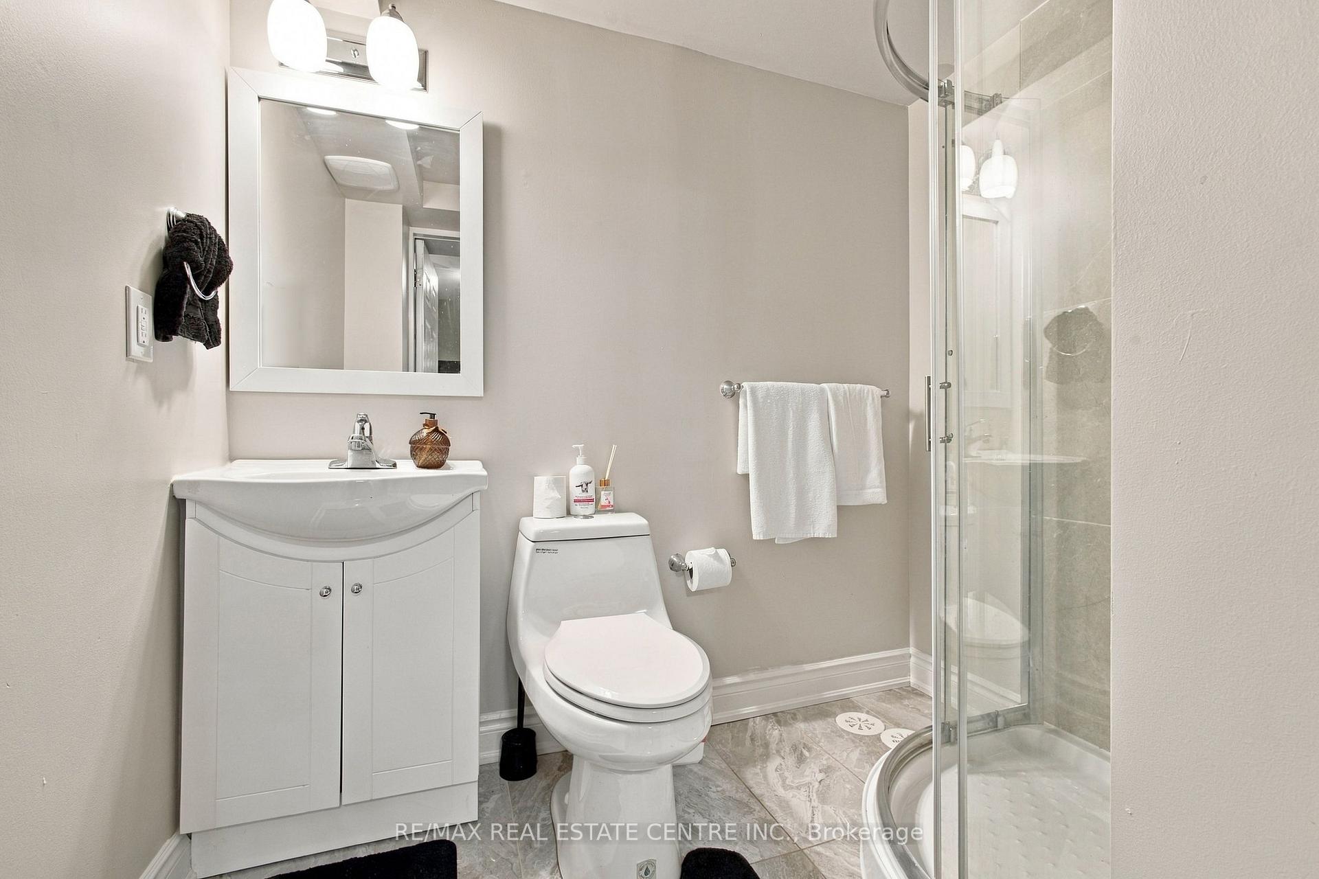 Photo 39 of 28 Banbridge Crescent, Brampton, Credit Valley — HOMEH