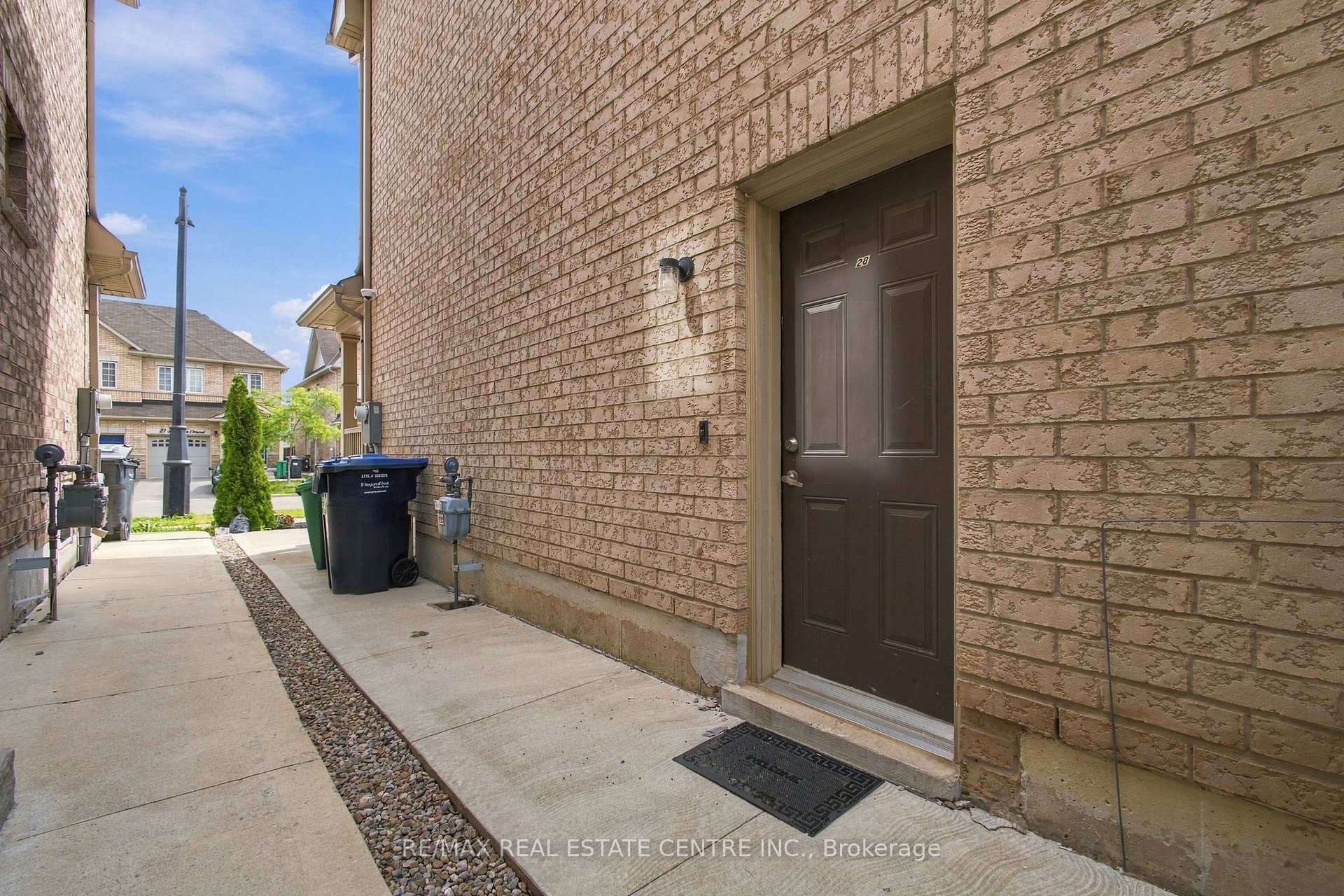 Photo 40 of 28 Banbridge Crescent, Brampton, Credit Valley — HOMEH