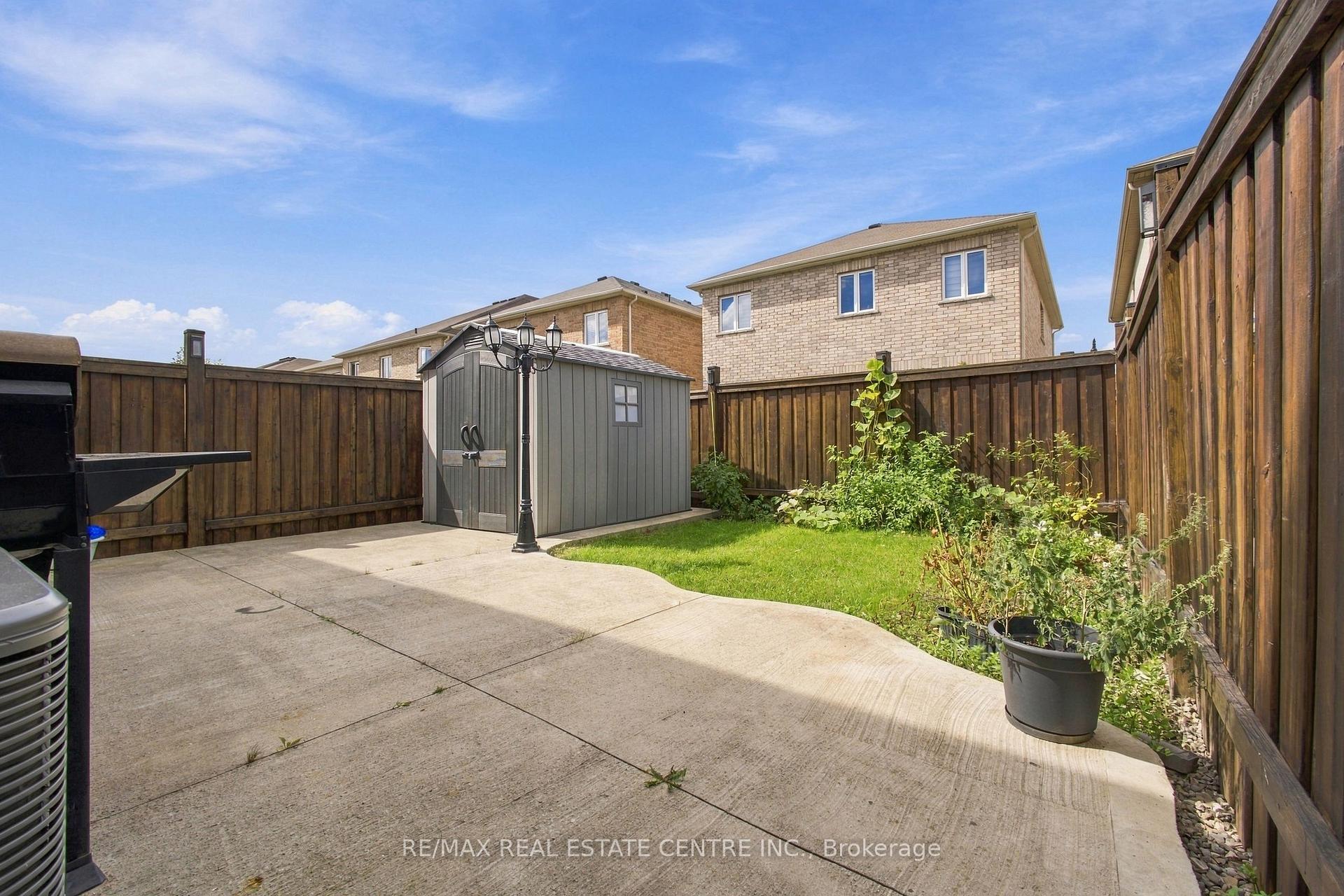 Photo 41 of 28 Banbridge Crescent, Brampton, Credit Valley — HOMEH