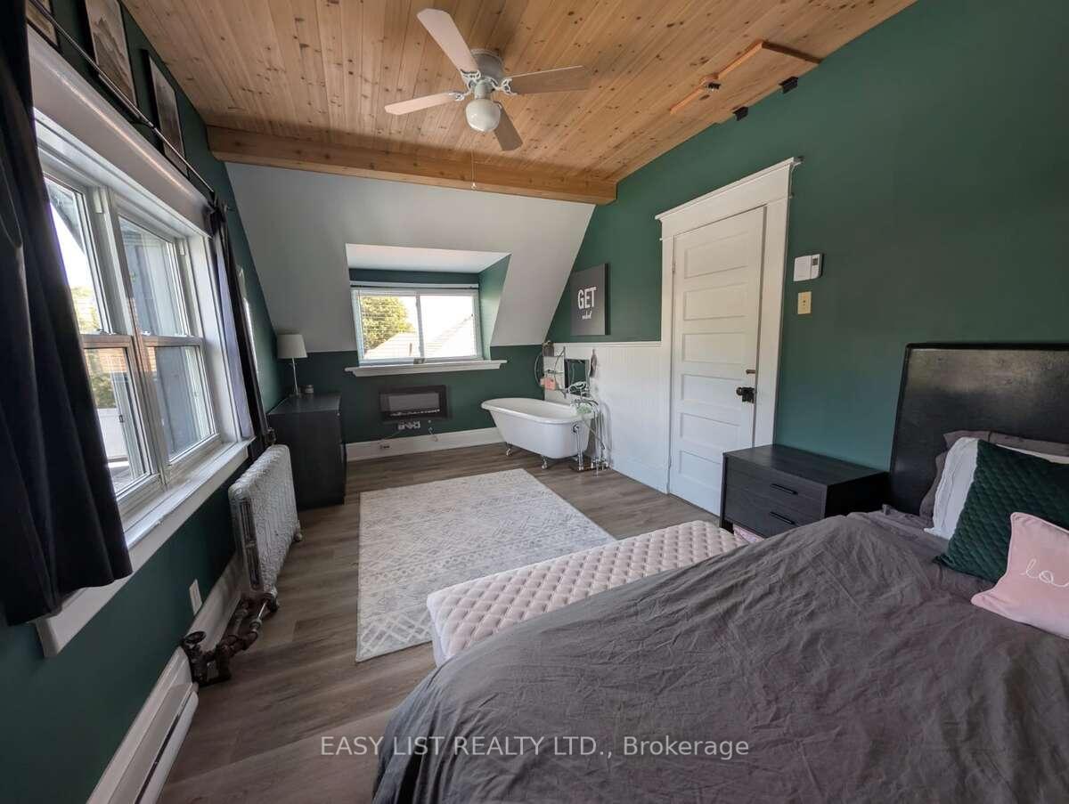Photo 46 of 32 Nelson Street E, Meaford — HOMEH