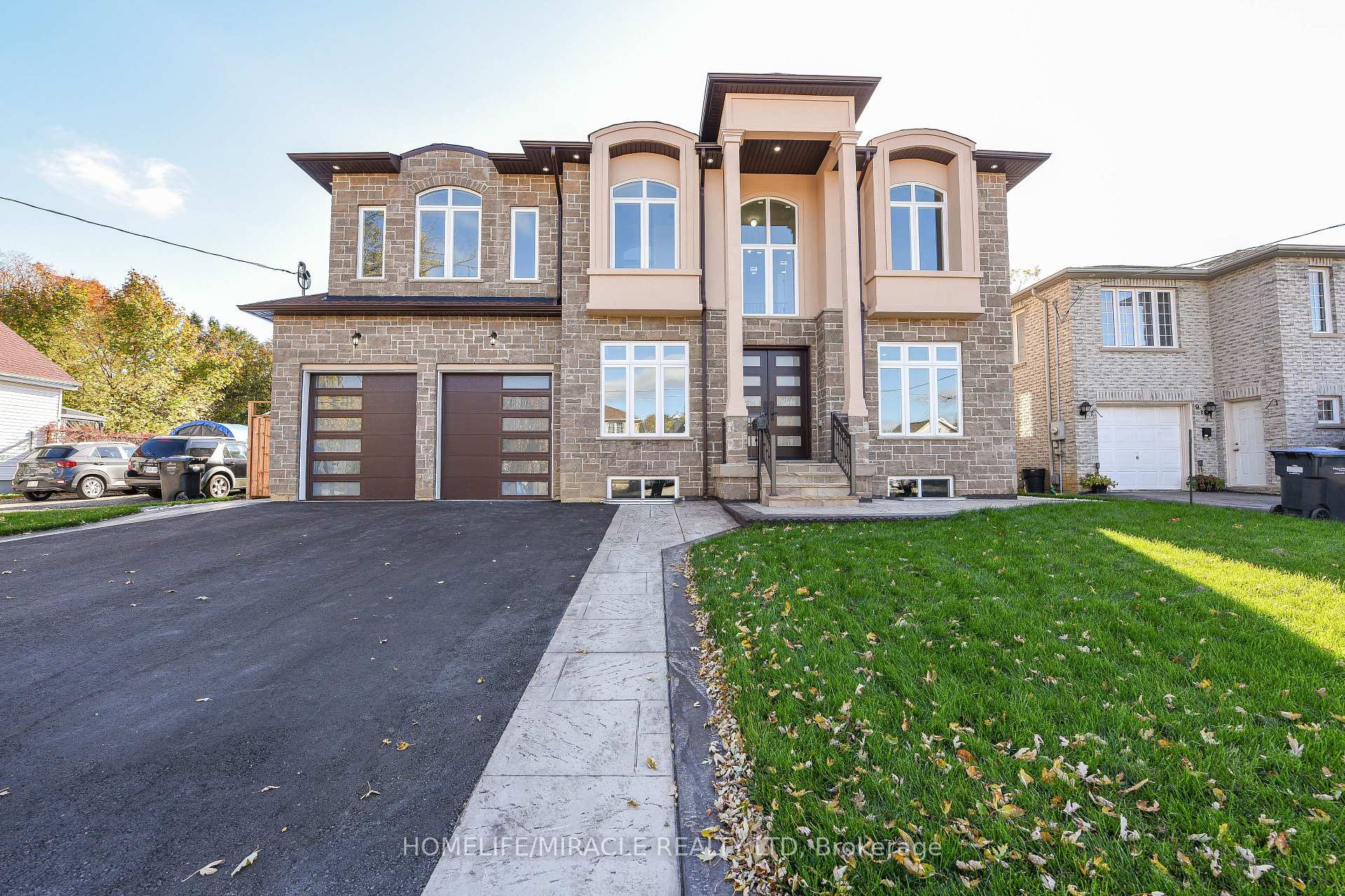 Photo 1 of 11 Hillcrest Avenue, Brampton, Queen Street Corridor — HOMEH