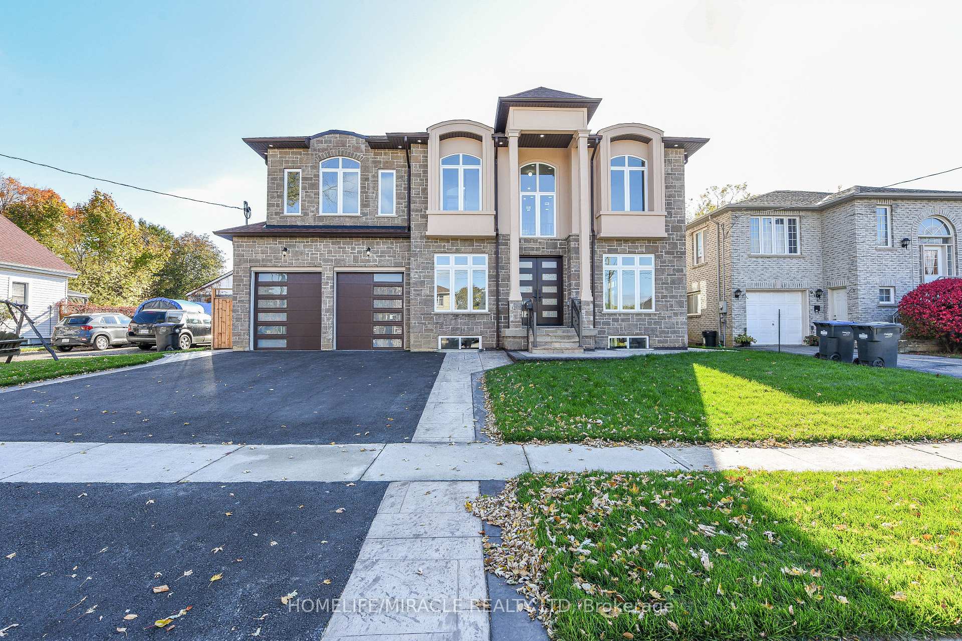 Photo 3 of 11 Hillcrest Avenue, Brampton, Queen Street Corridor — HOMEH