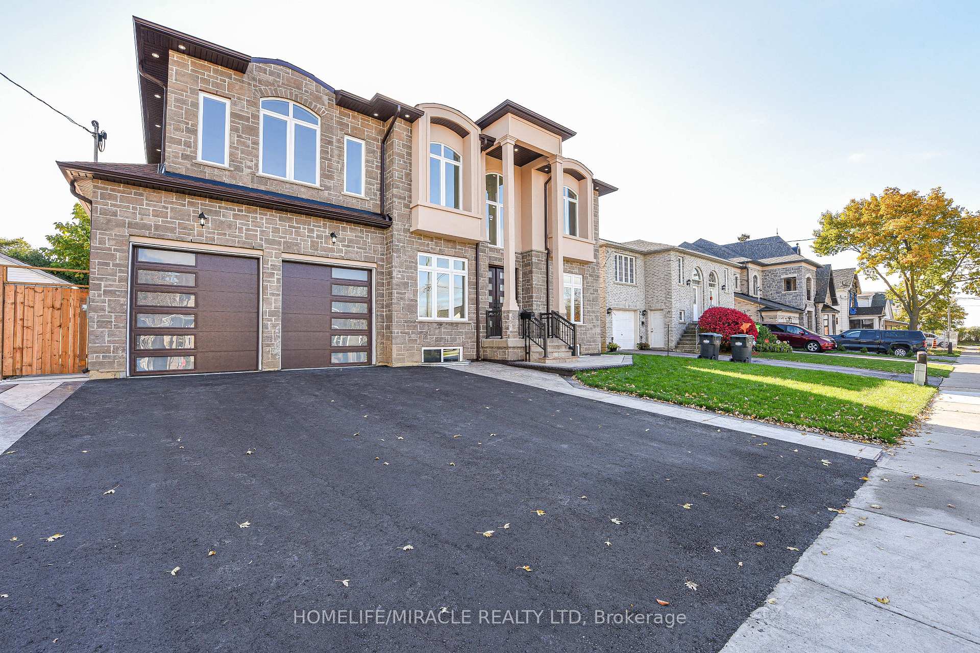 Photo 6 of 11 Hillcrest Avenue, Brampton, Queen Street Corridor — HOMEH