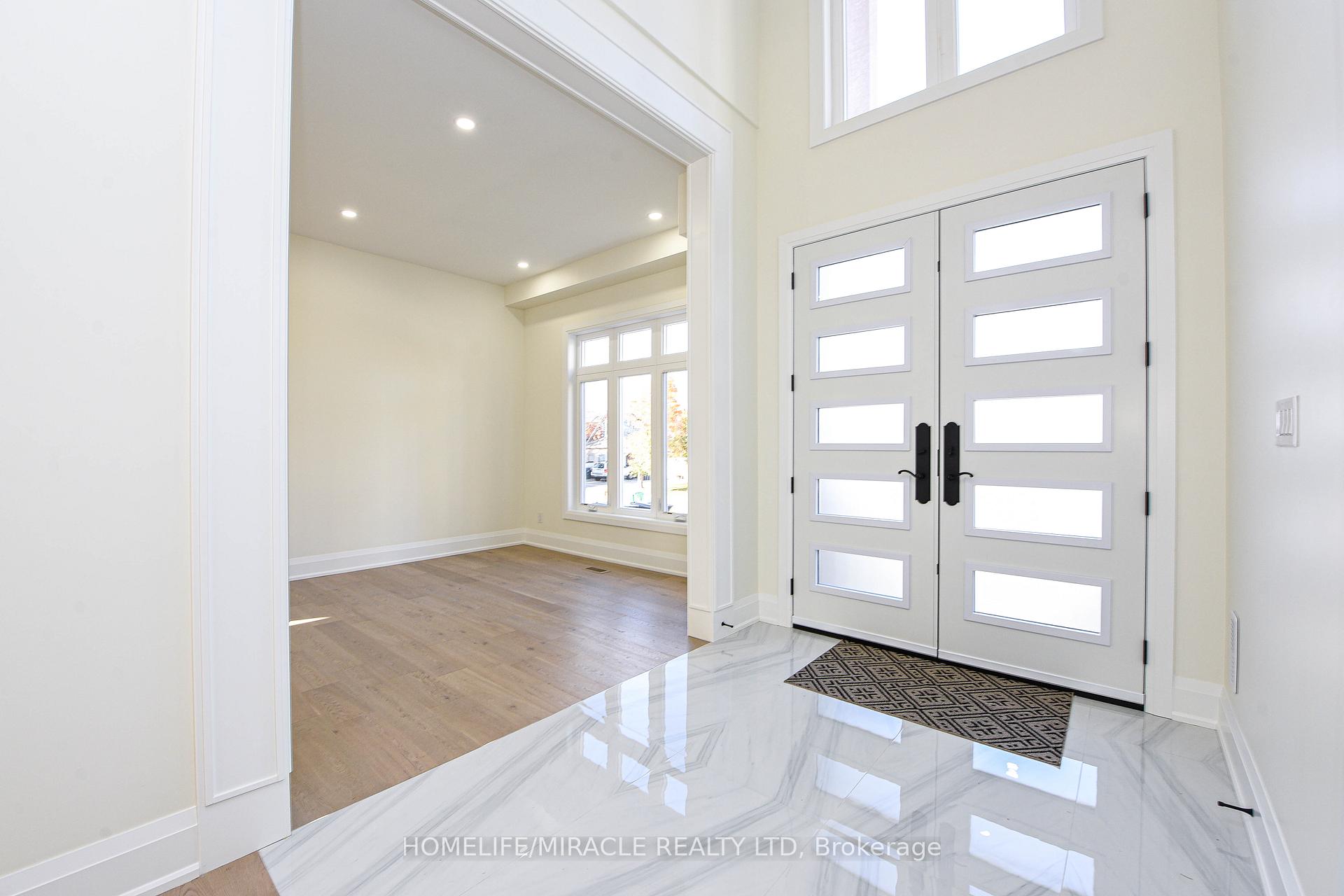 Photo 7 of 11 Hillcrest Avenue, Brampton, Queen Street Corridor — HOMEH