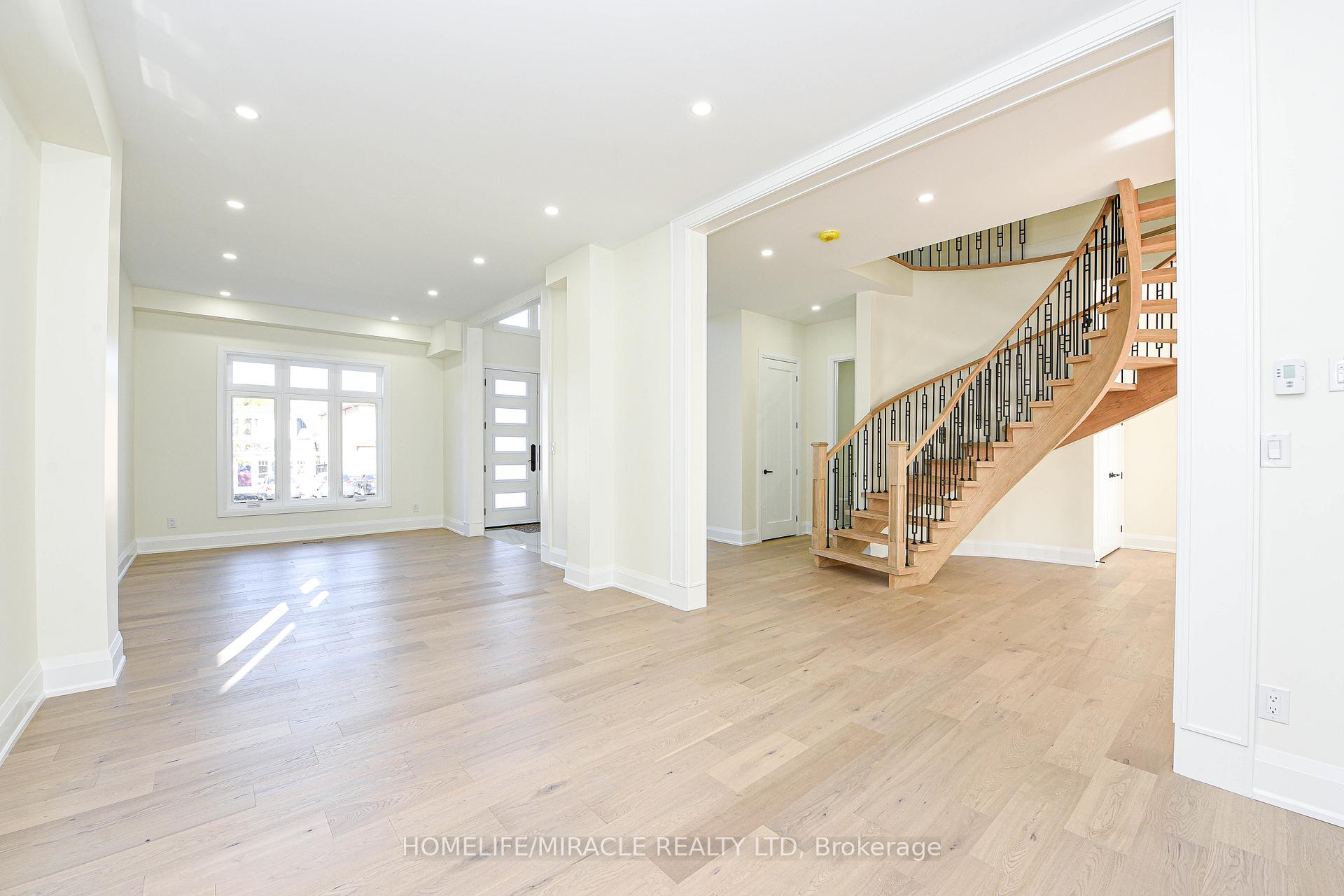 Photo 15 of 11 Hillcrest Avenue, Brampton, Queen Street Corridor — HOMEH