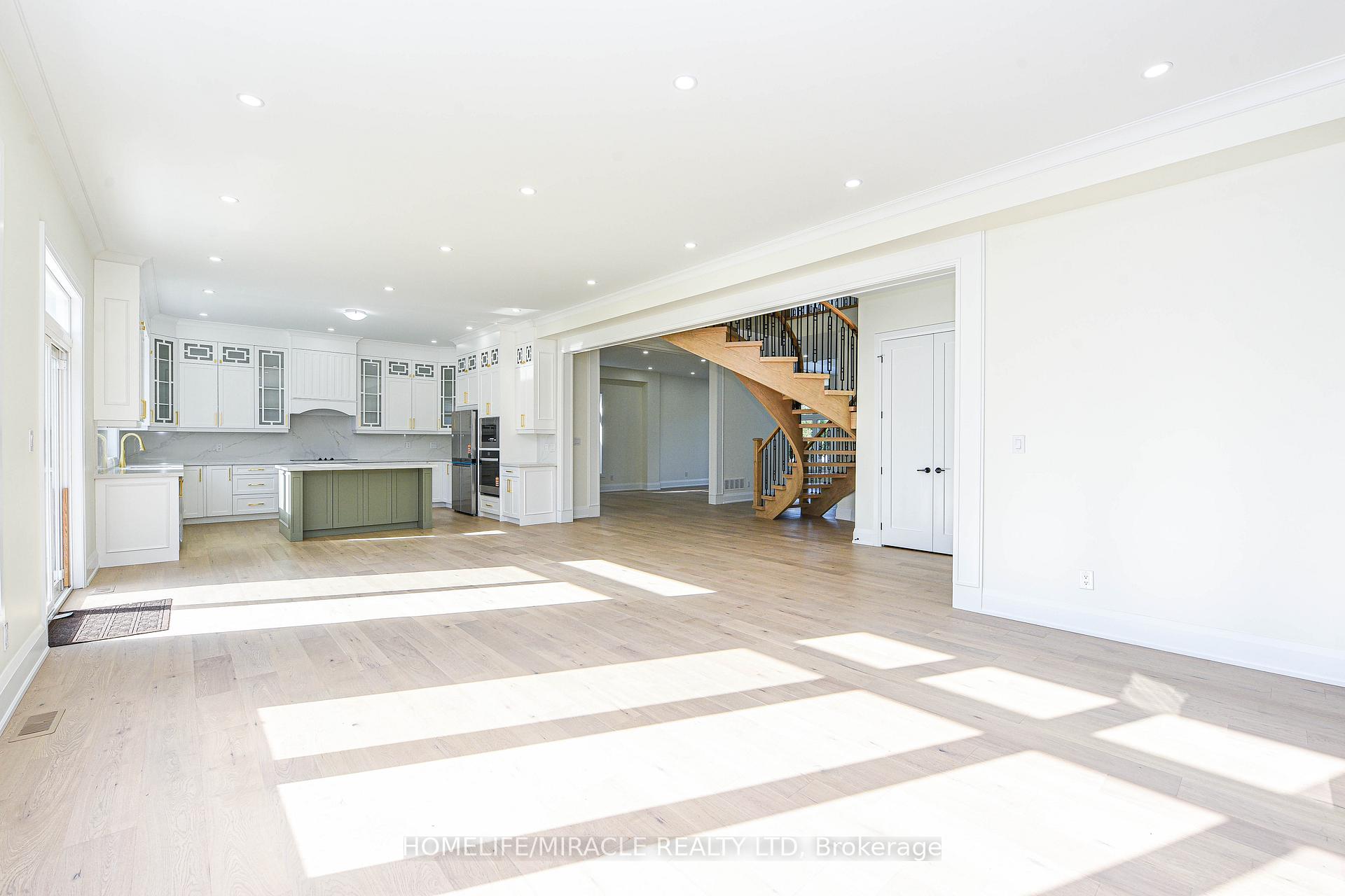 Photo 16 of 11 Hillcrest Avenue, Brampton, Queen Street Corridor — HOMEH