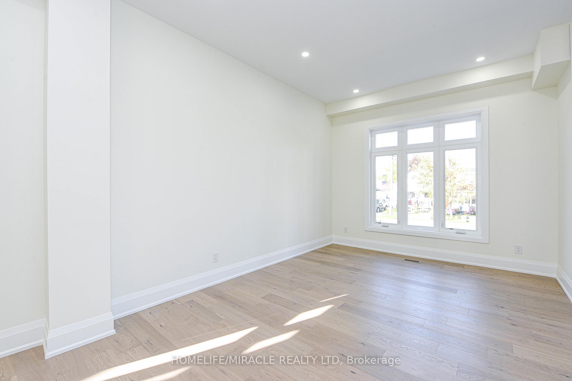 Photo 31 of 11 Hillcrest Avenue, Brampton, Queen Street Corridor — HOMEH