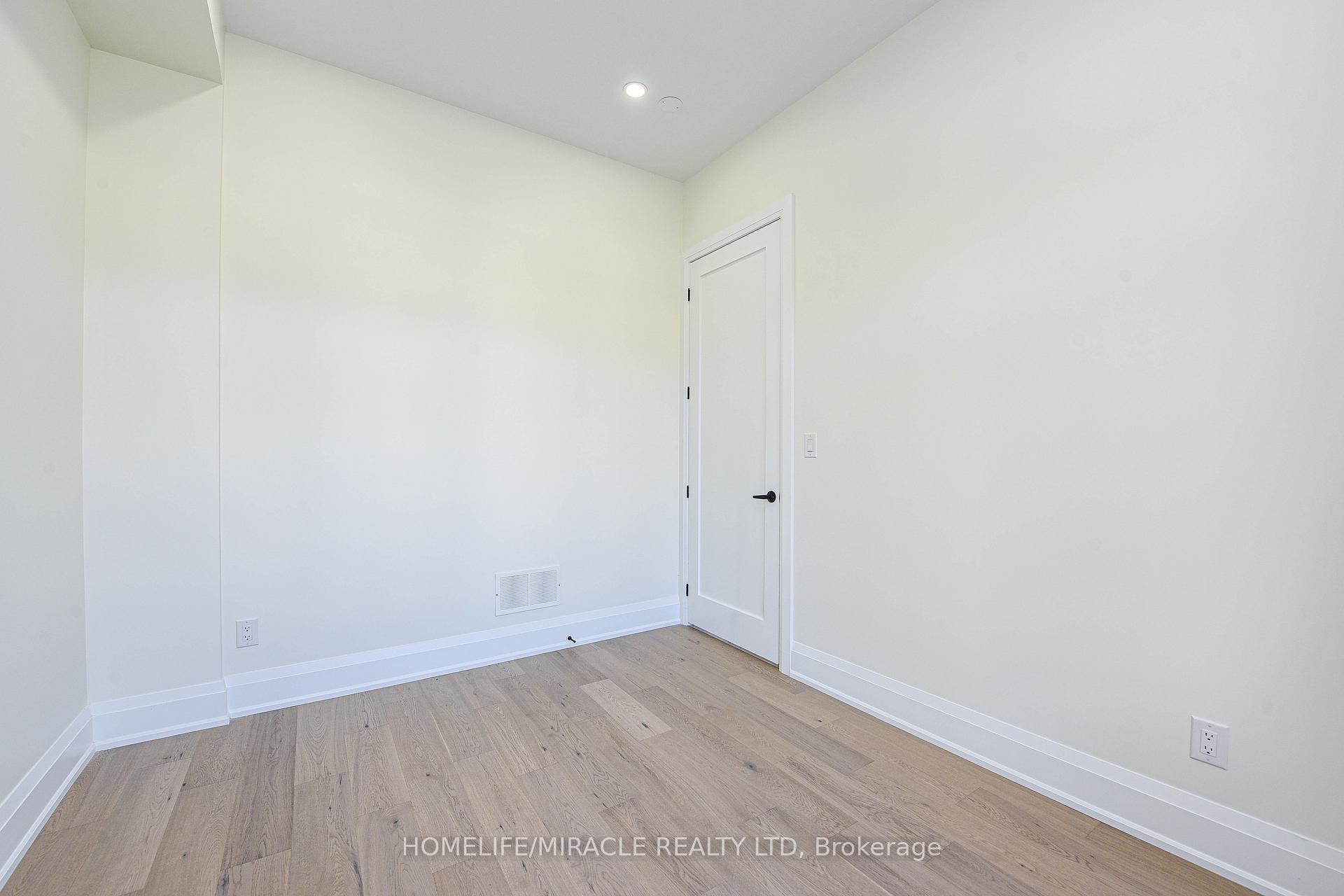Photo 35 of 11 Hillcrest Avenue, Brampton, Queen Street Corridor — HOMEH