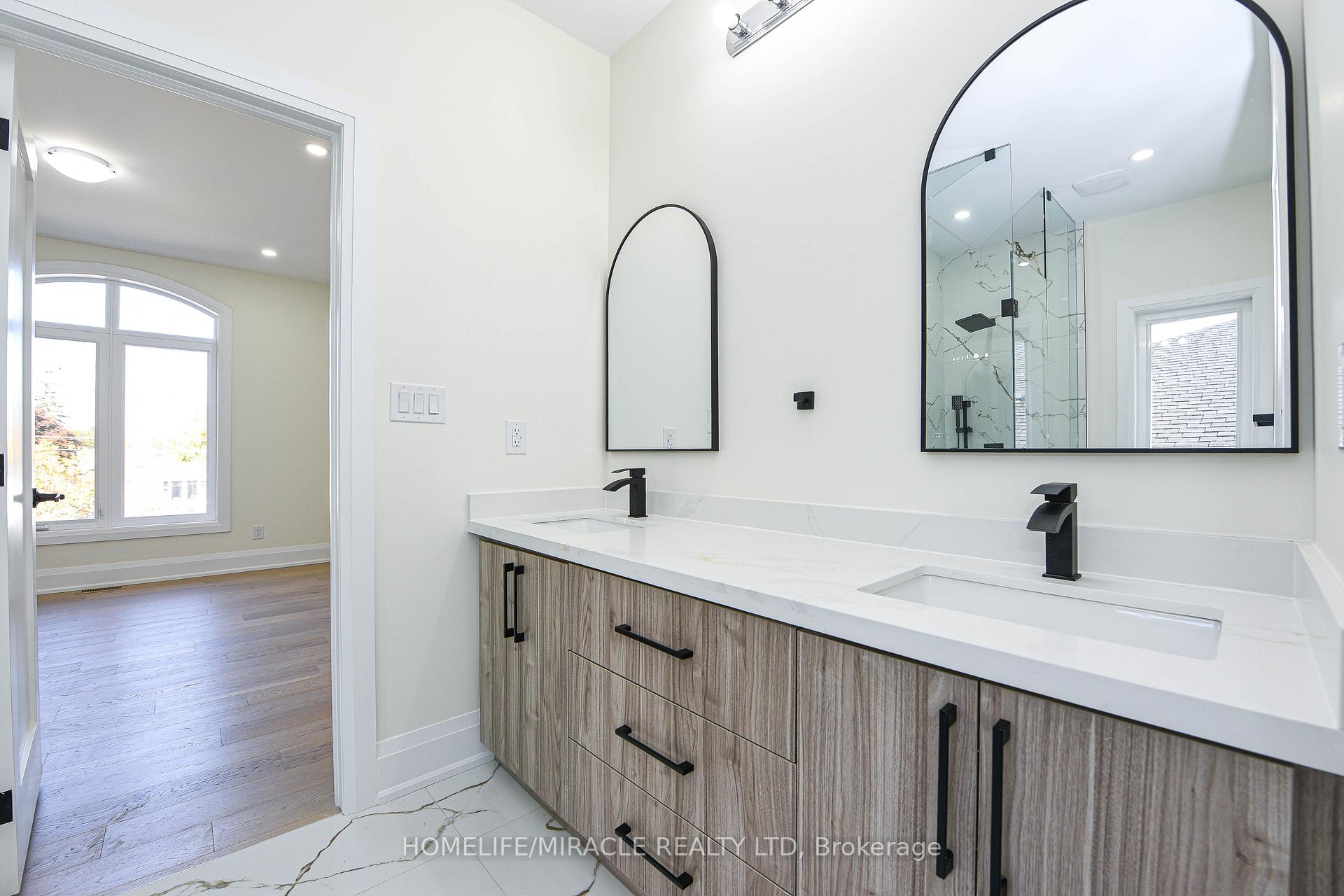 Photo 46 of 11 Hillcrest Avenue, Brampton, Queen Street Corridor — HOMEH