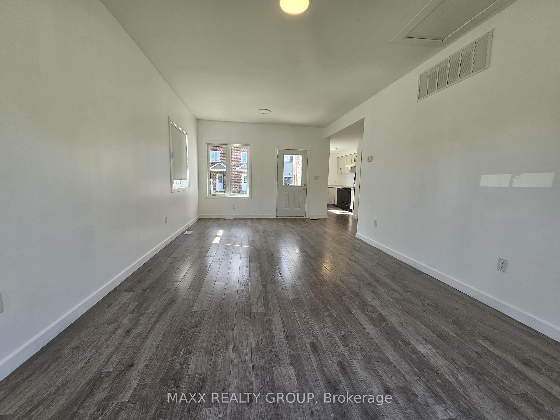 Photo 6 of Unit 36, 122 Highriver Trail, Welland, Broadway — HOMEH