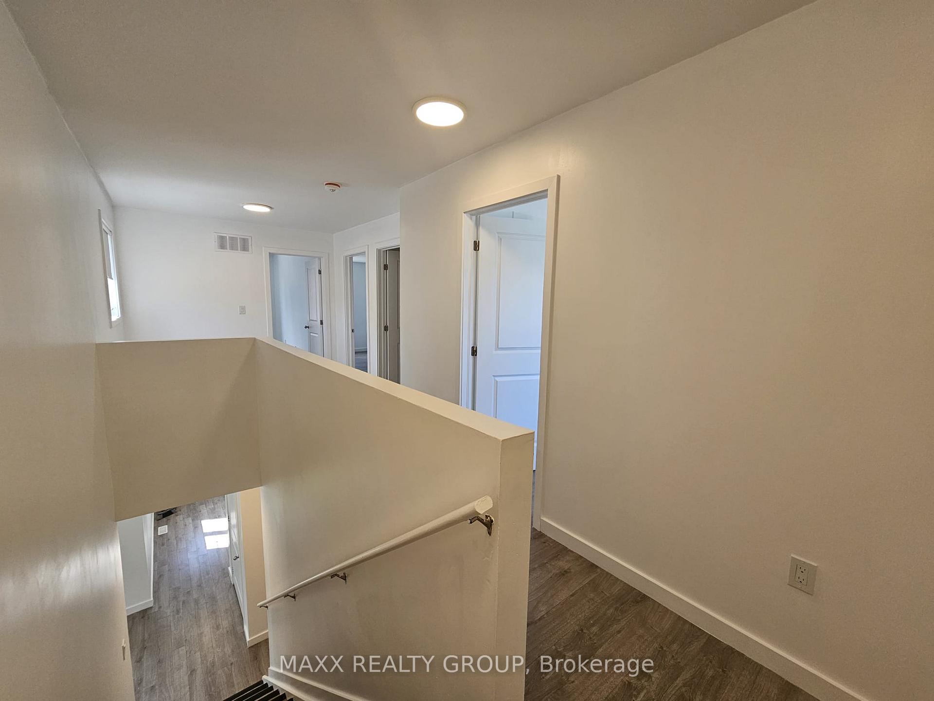 Photo 16 of Unit 36, 122 Highriver Trail, Welland, Broadway — HOMEH