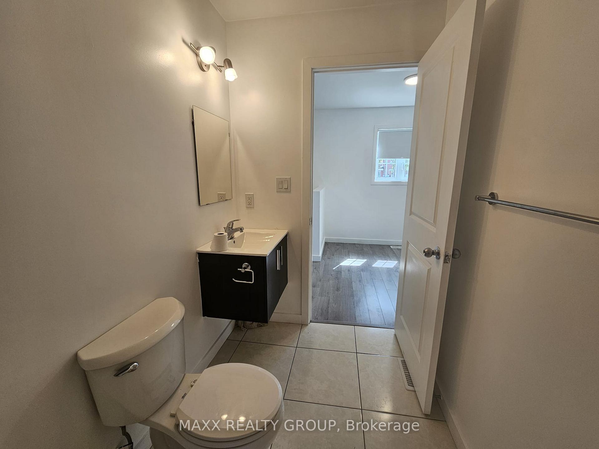 Photo 19 of Unit 36, 122 Highriver Trail, Welland, Broadway — HOMEH