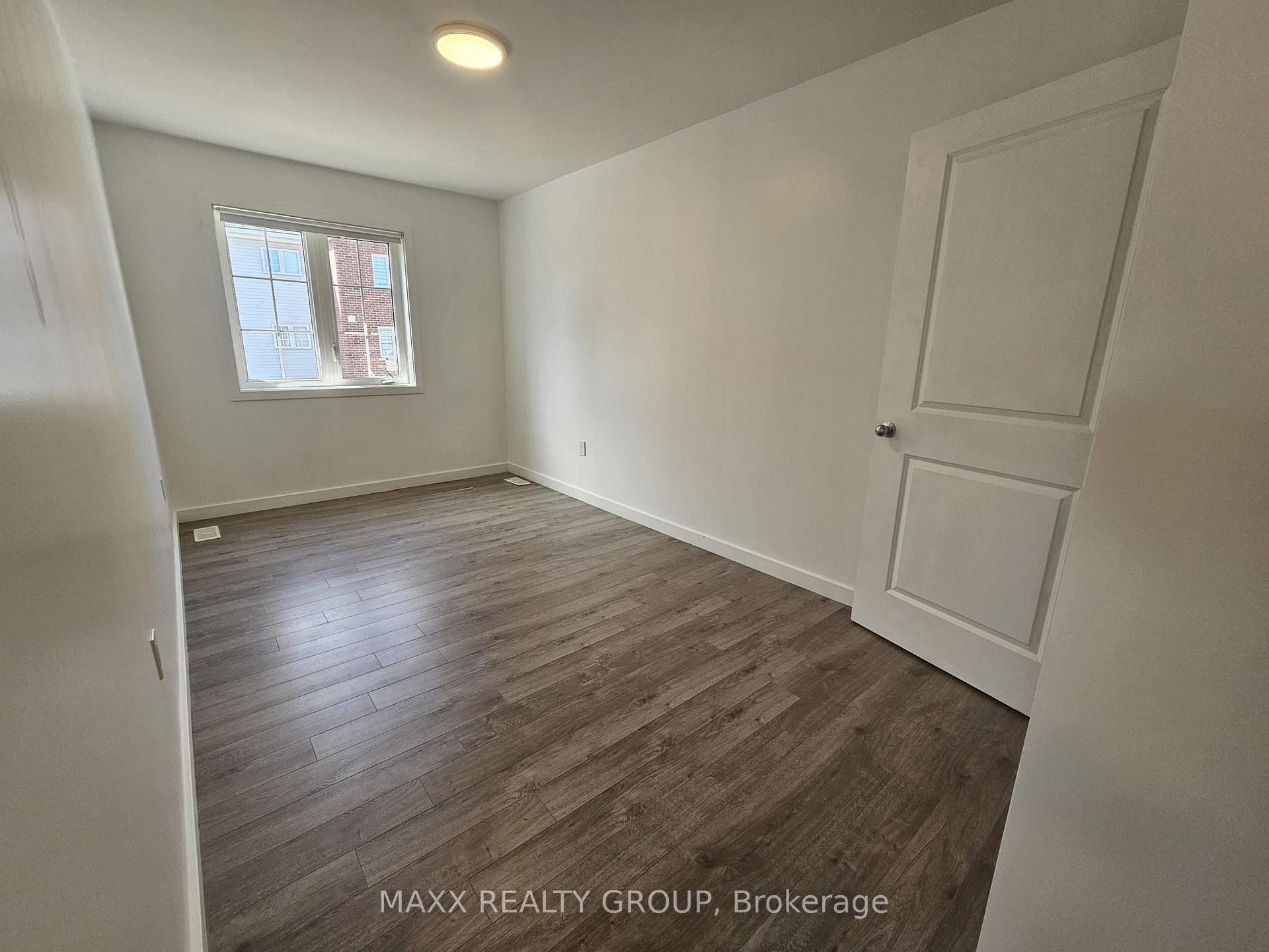 Photo 25 of Unit 36, 122 Highriver Trail, Welland, Broadway — HOMEH