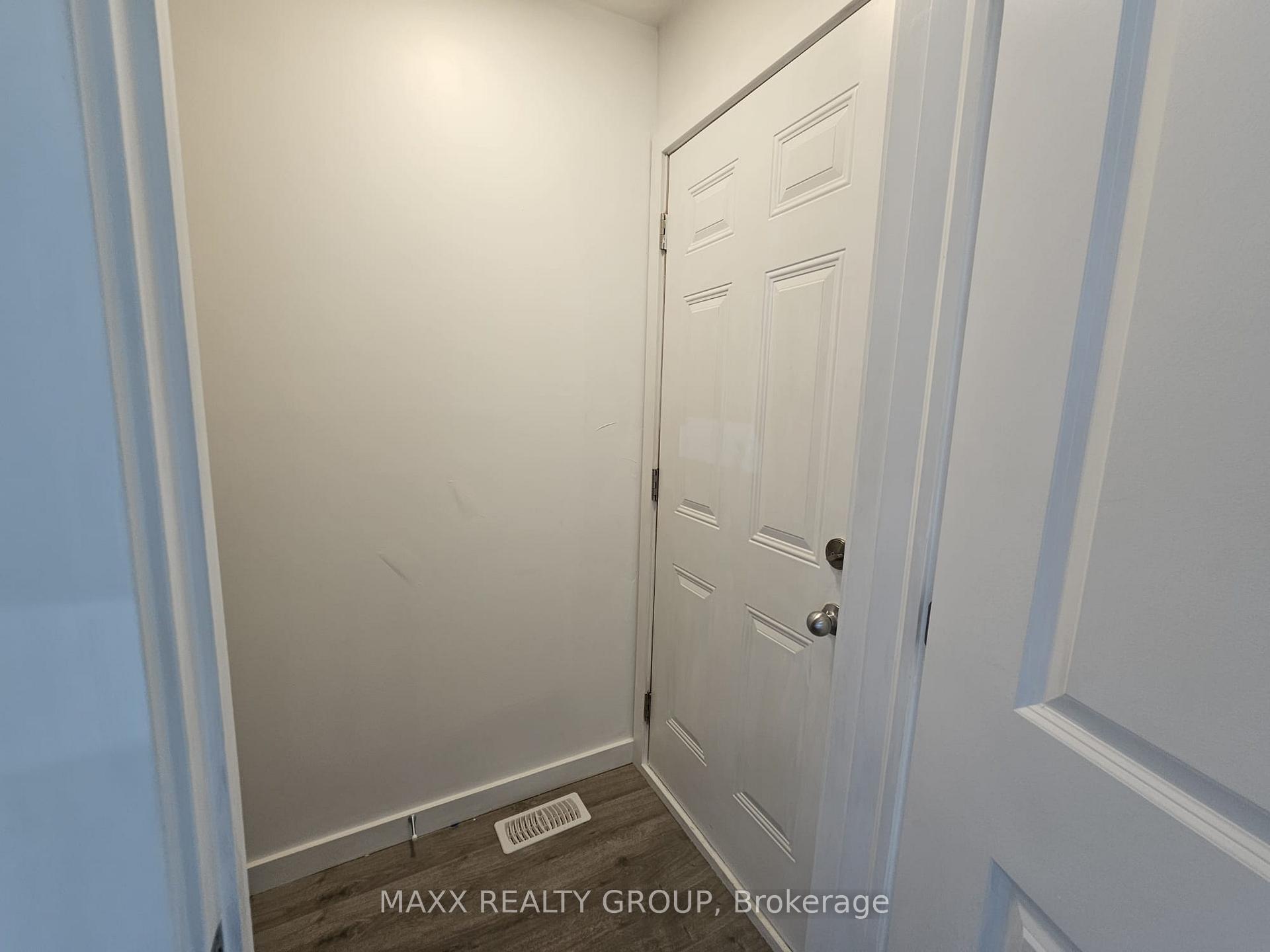 Photo 31 of Unit 36, 122 Highriver Trail, Welland, Broadway — HOMEH