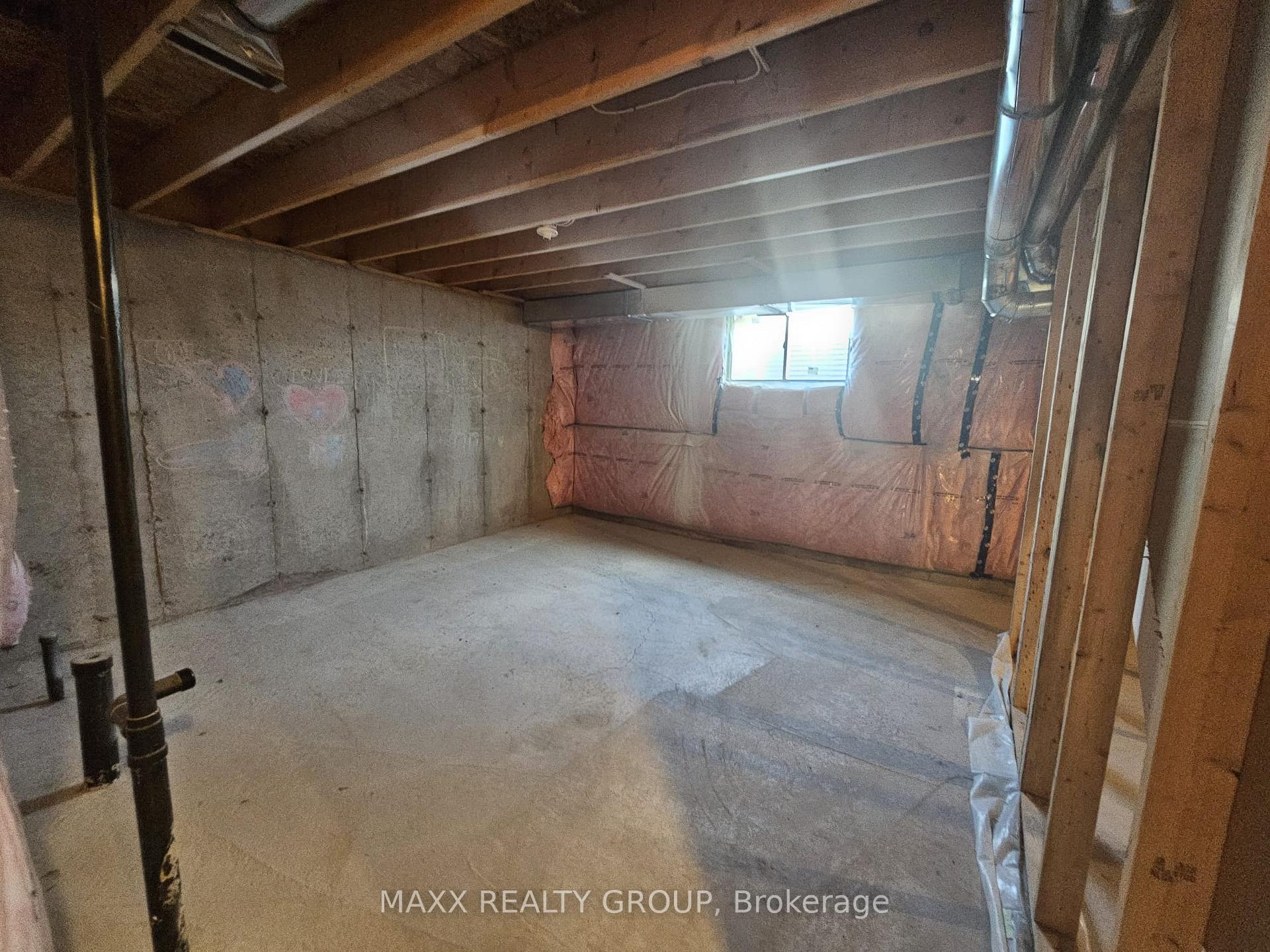 Photo 36 of Unit 36, 122 Highriver Trail, Welland, Broadway — HOMEH