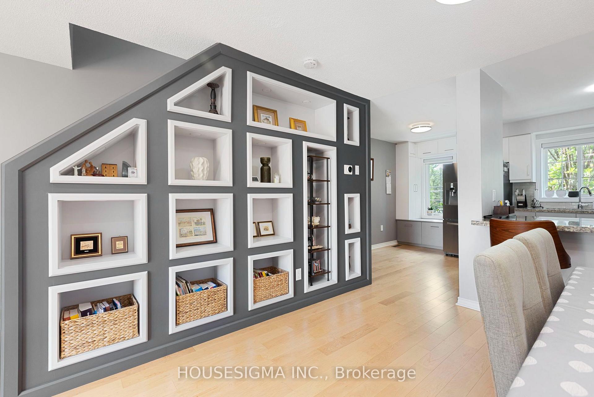 Photo 5 of Unit 22, 4950 Rathkeale Road, Mississauga, East Credit — HOMEH