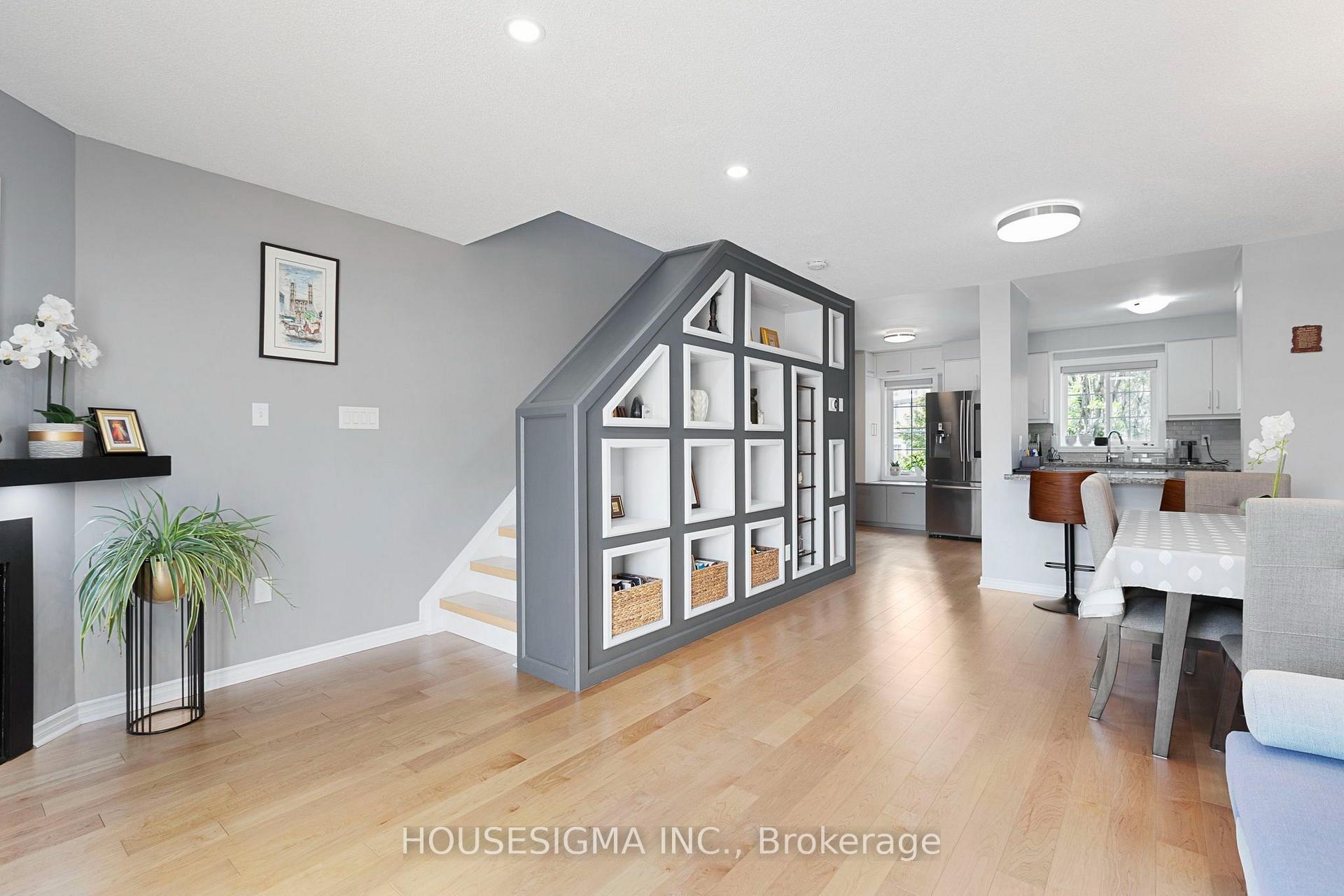Photo 6 of Unit 22, 4950 Rathkeale Road, Mississauga, East Credit — HOMEH