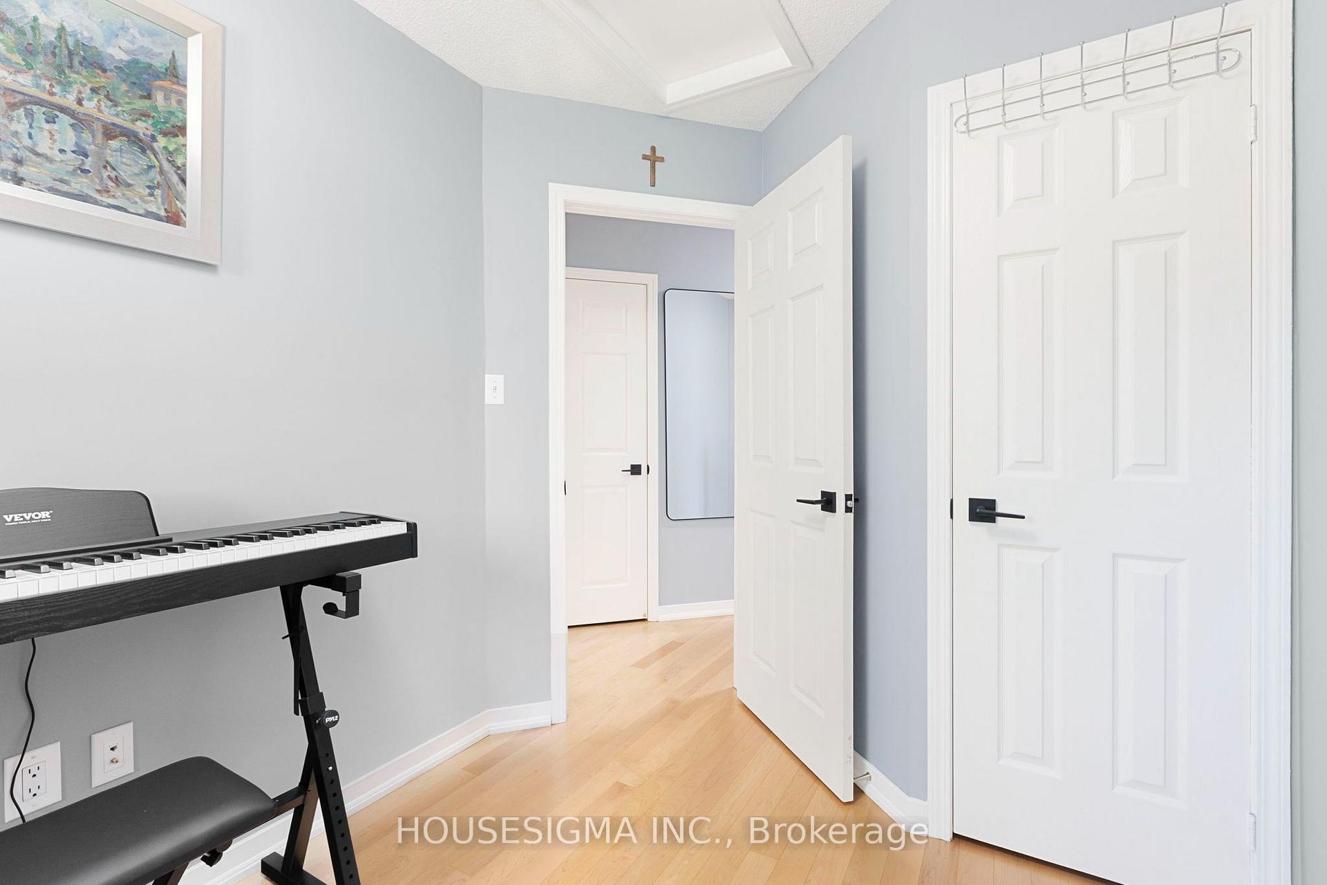 Photo 18 of Unit 22, 4950 Rathkeale Road, Mississauga, East Credit — HOMEH