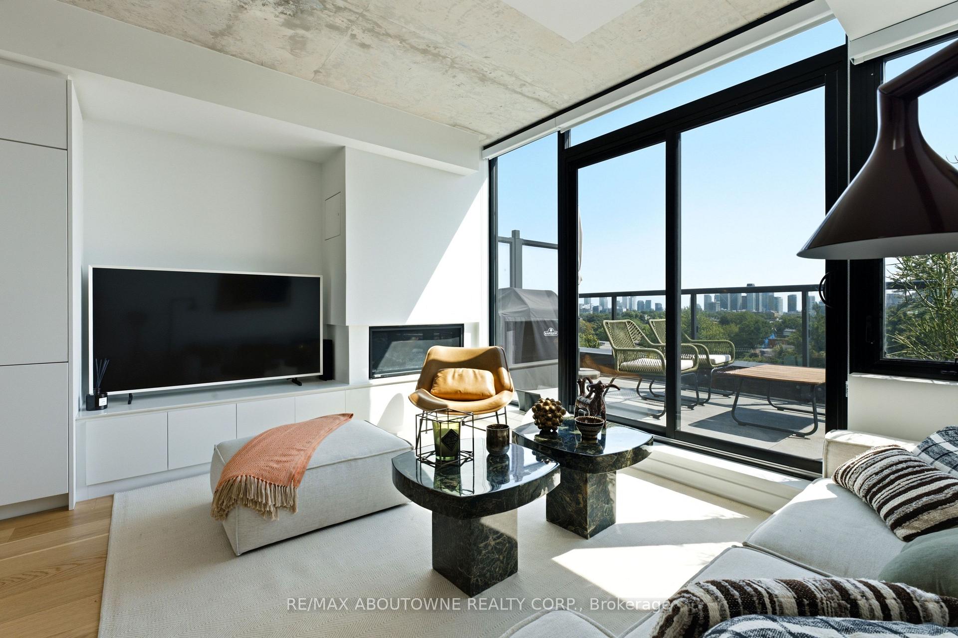 Photo 13 of Unit PH618, 899 College Street, Toronto, Trinity-Bellwoods — HOMEH