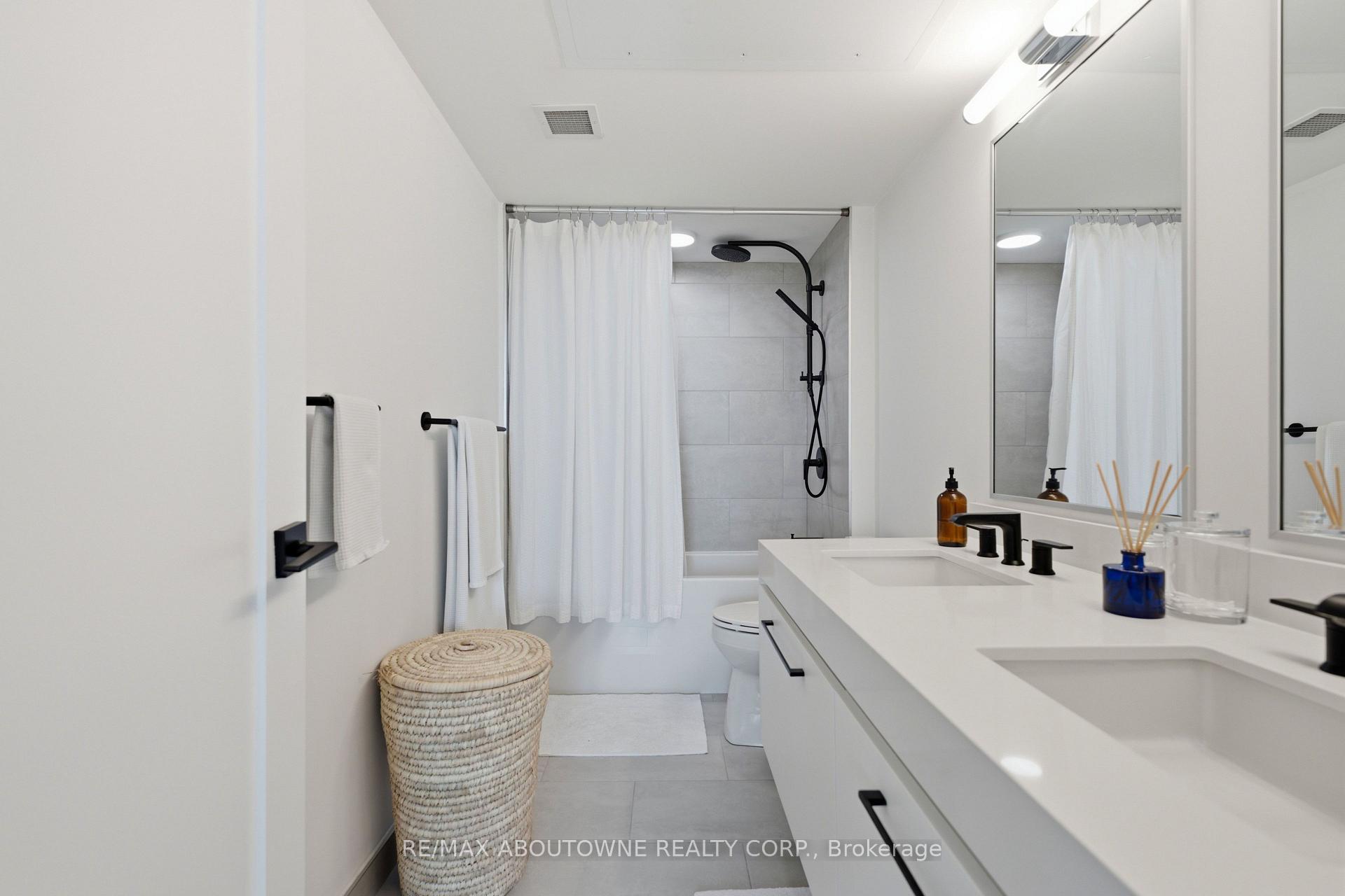 Photo 24 of Unit PH618, 899 College Street, Toronto, Trinity-Bellwoods — HOMEH